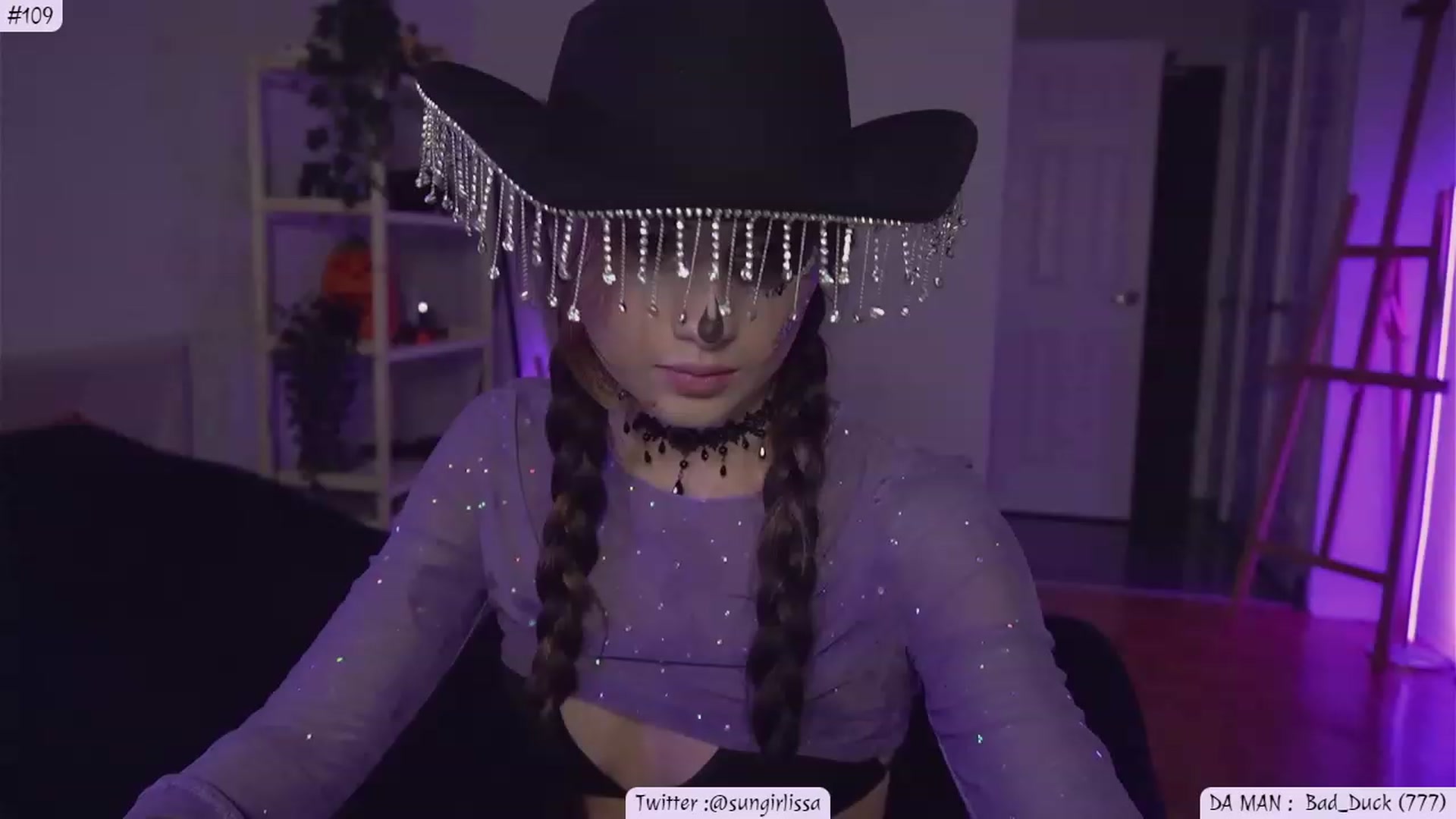 Gallery image thumbnail from Issa_7's myfreecams stream on, 10/29/2023, 21:15 image 20 of 20