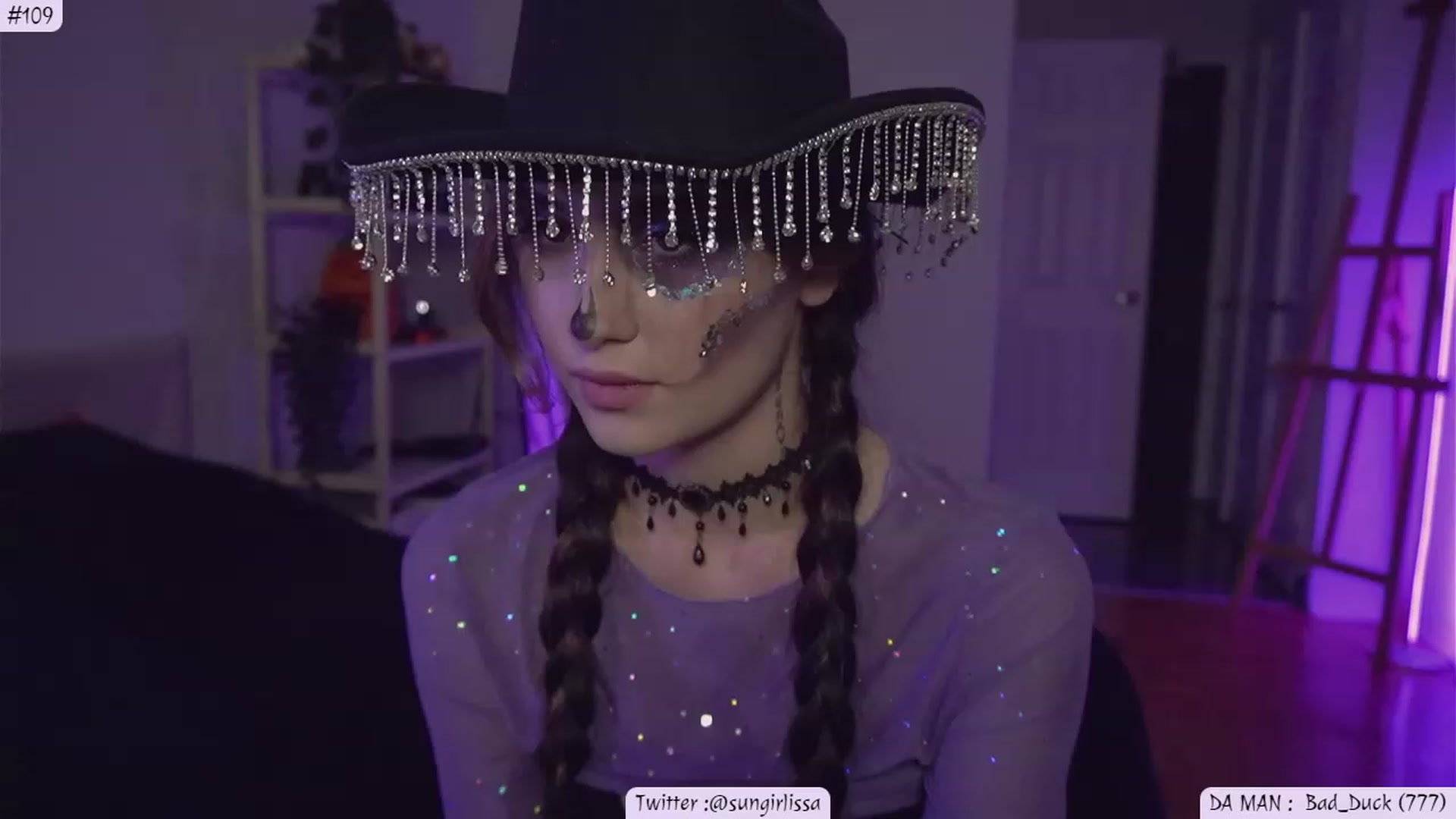 Gallery image thumbnail from Issa_7's myfreecams stream on, 10/29/2023, 21:15 image 19 of 20