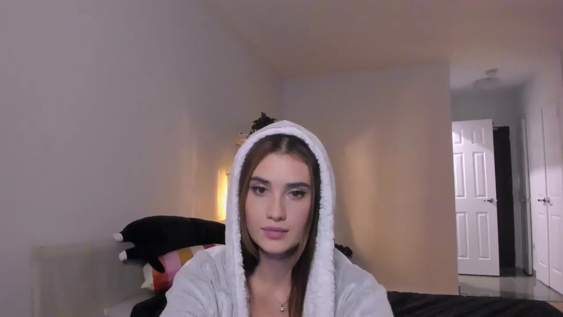 Gallery image thumbnail from Issa_7's myfreecams stream on, 11/05/2023, 03:58 image 19 of 20