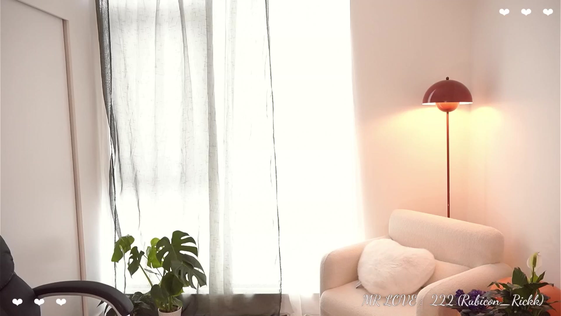 Gallery image thumbnail from Issa_7's myfreecams stream on, 03/13/2025, 22:58 image 1 of 20