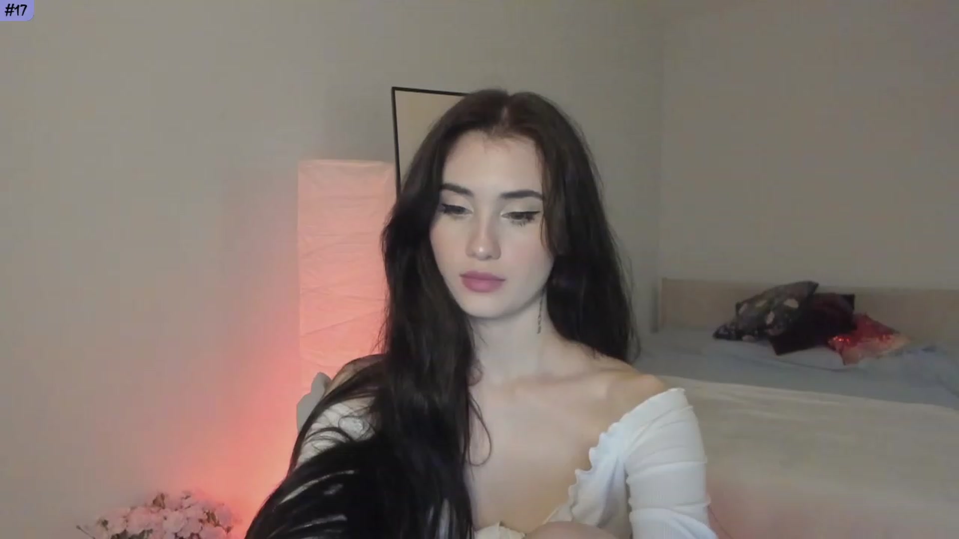 Gallery image thumbnail from Issa___'s myfreecams stream on, 08/15/2023, 24:32 image 18 of 20