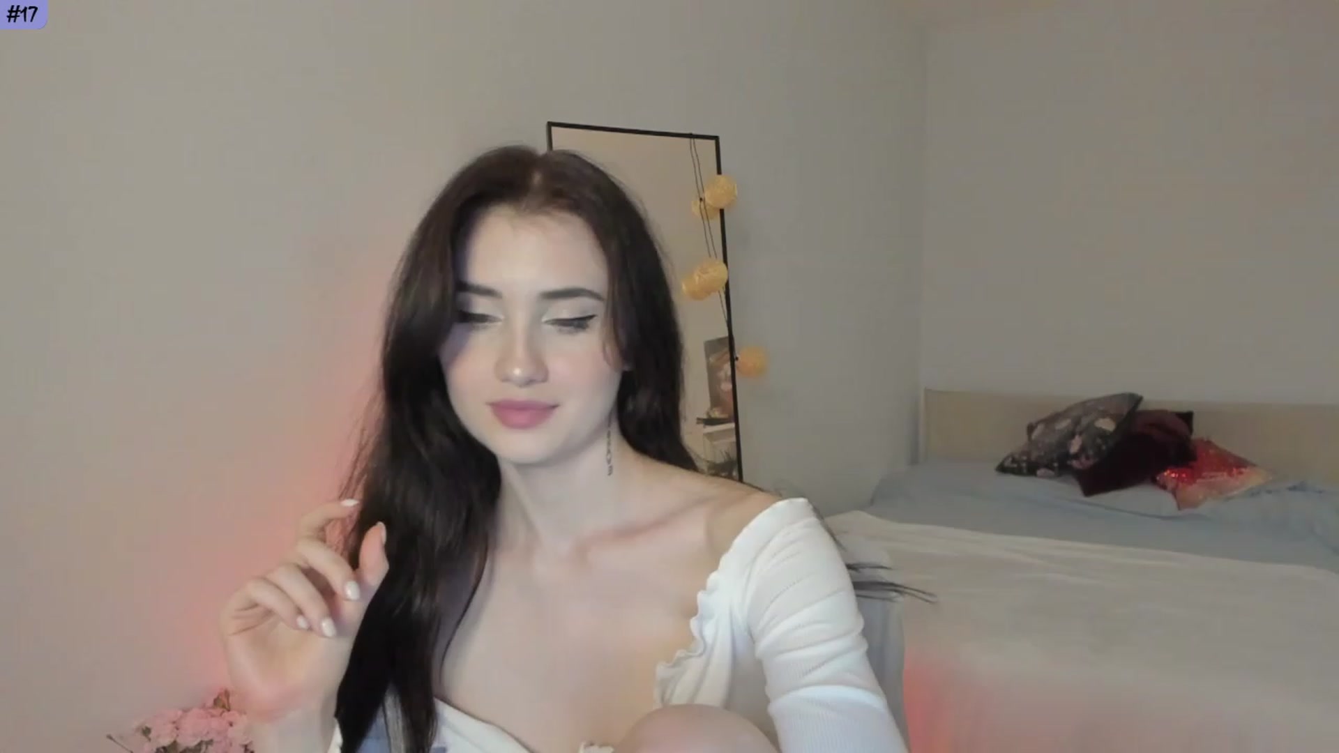 Gallery image thumbnail from Issa___'s myfreecams stream on, 08/15/2023, 24:32 image 17 of 20