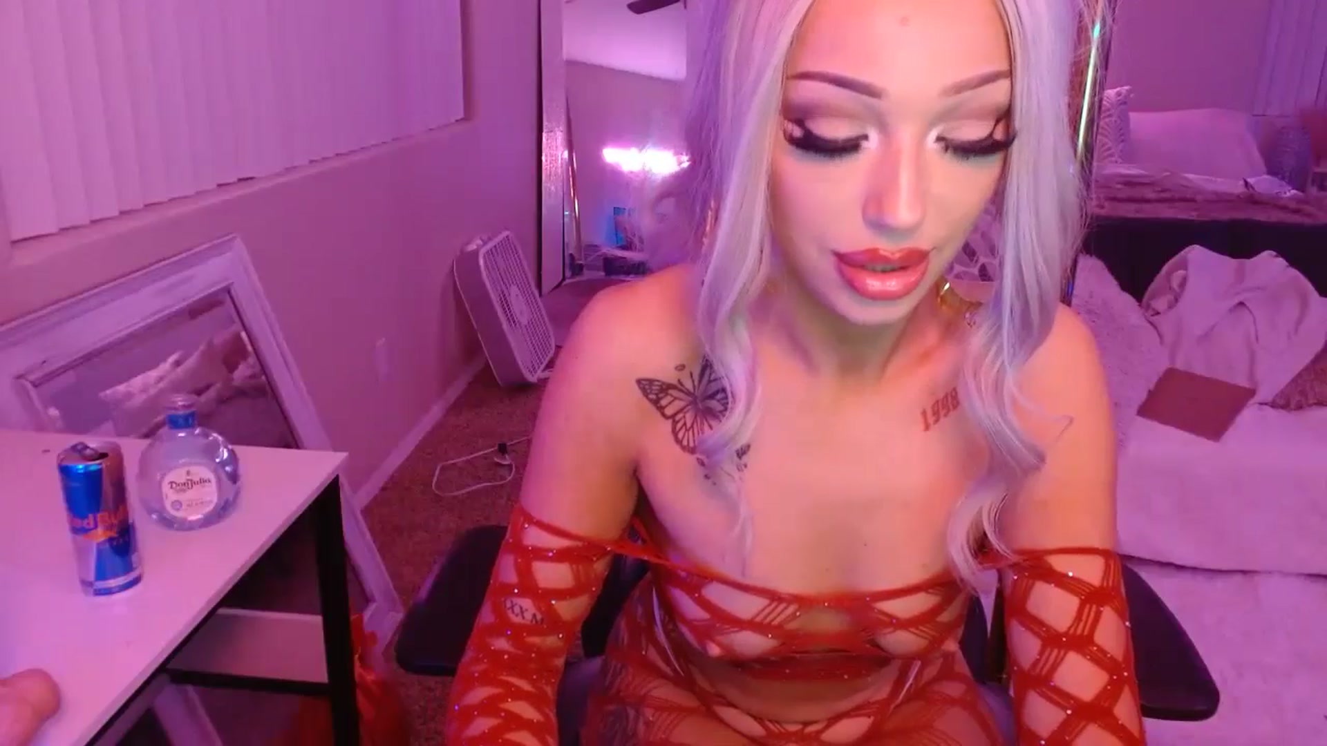 Gallery image thumbnail from ItsBunny's myfreecams stream on, 01/19/2025, 09:05 image 6 of 20