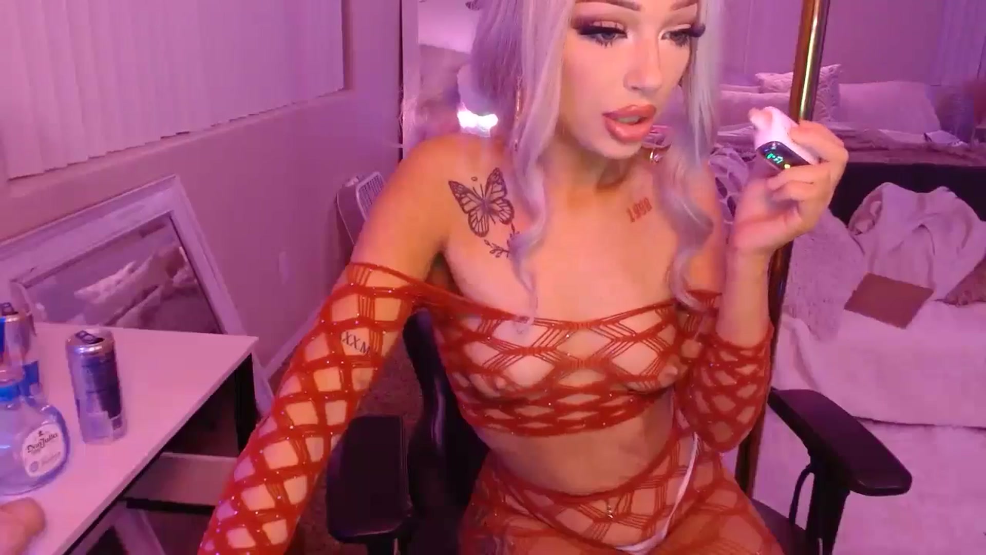 Gallery image thumbnail from ItsBunny's myfreecams stream on, 01/19/2025, 09:05 image 11 of 20