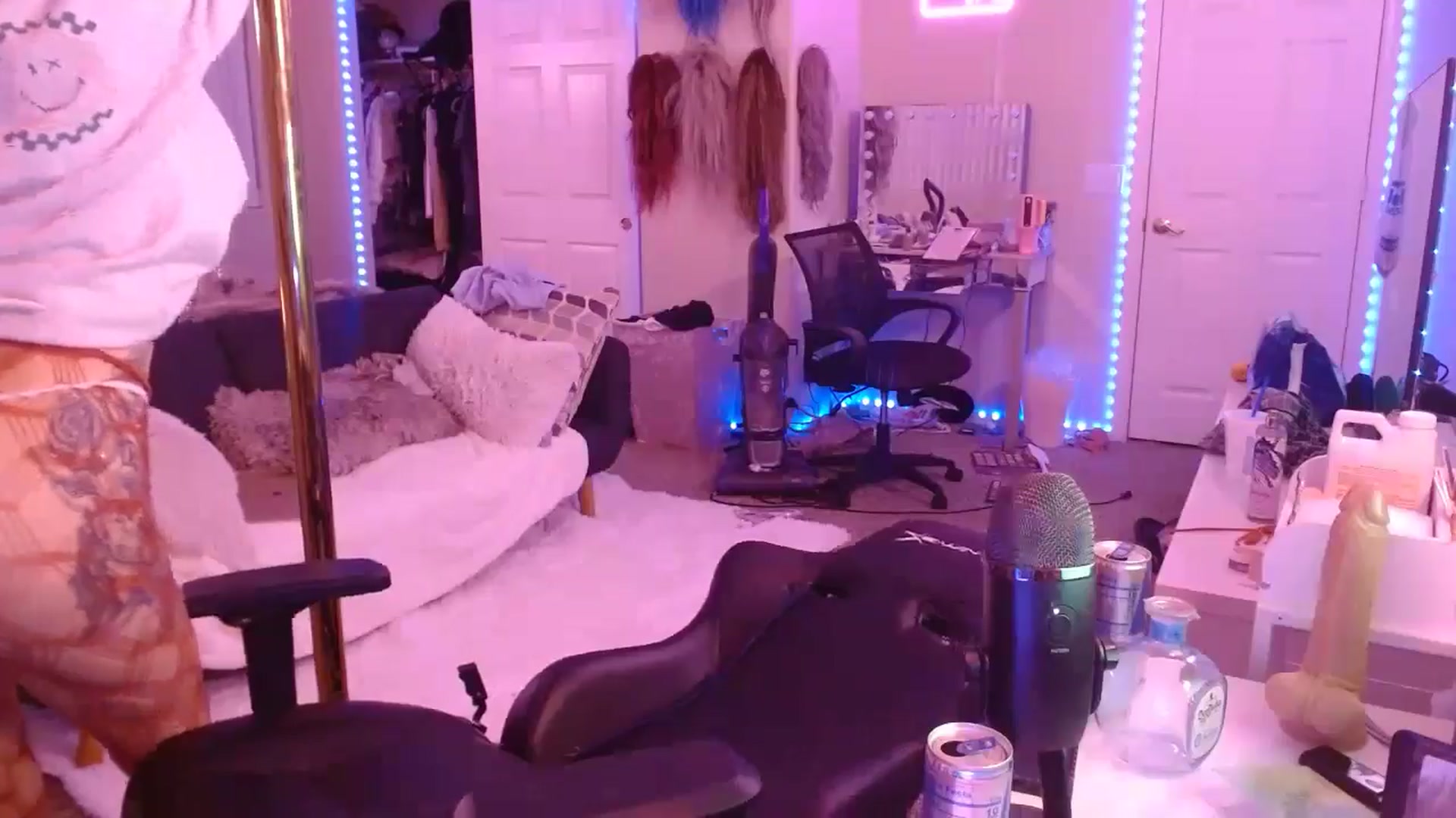 Gallery image thumbnail from ItsBunny's myfreecams stream on, 01/19/2025, 10:43 image 2 of 20