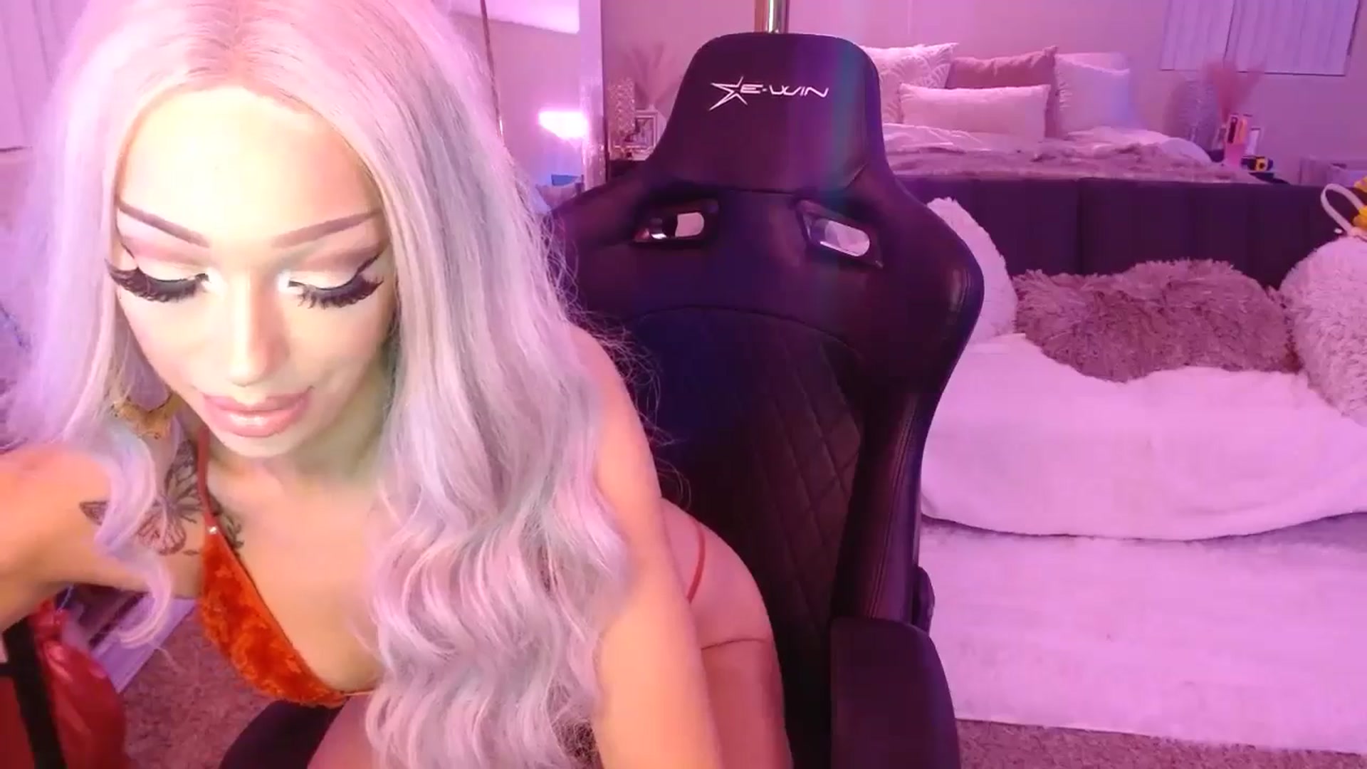 Gallery image thumbnail from ItsBunny's myfreecams stream on, 01/20/2025, 08:46 image 4 of 20