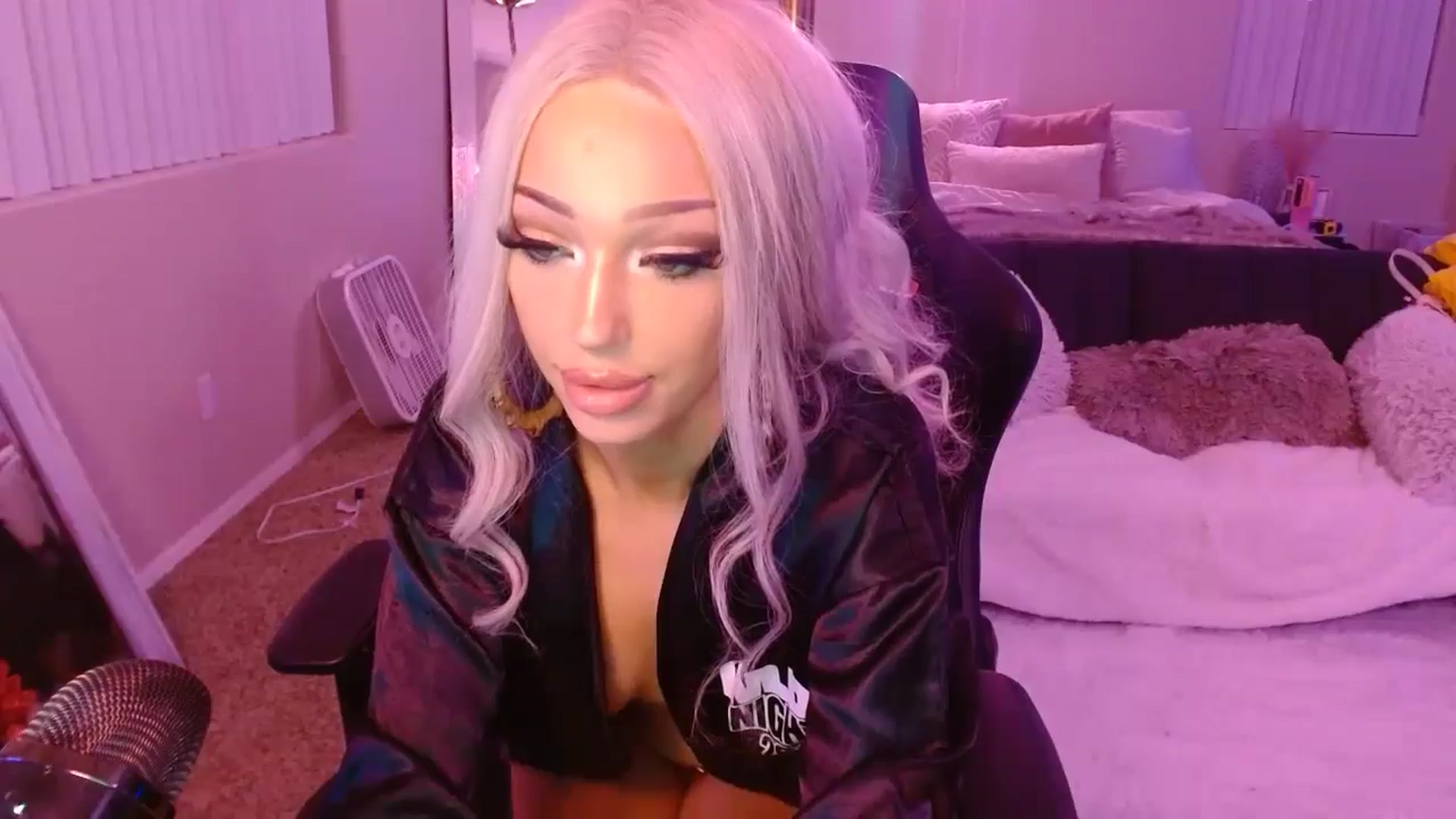 Gallery image thumbnail from ItsBunny's myfreecams stream on, 01/20/2025, 09:45 image 3 of 20