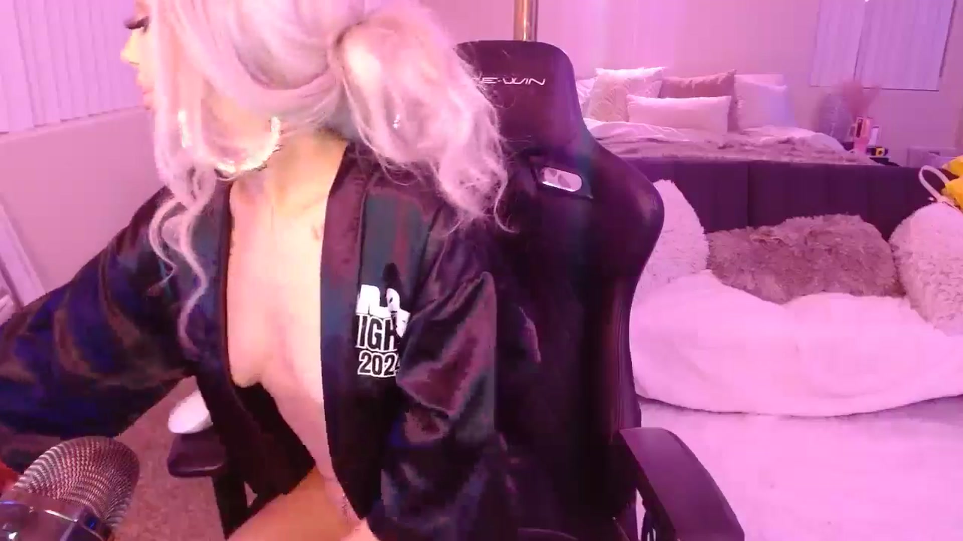 Gallery image thumbnail from ItsBunny's myfreecams stream on, 01/20/2025, 10:11 image 2 of 20
