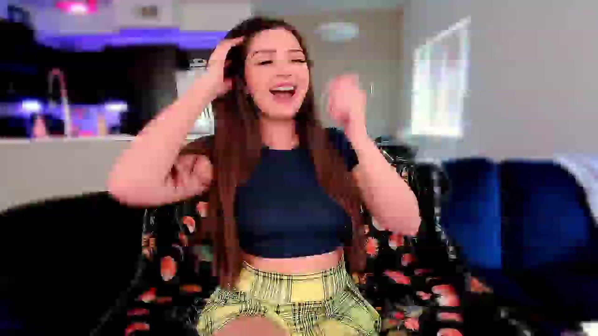 Gallery image thumbnail from ItsCCbitch's myfreecams stream on, 04/06/2025, 17:46 image 11 of 20
