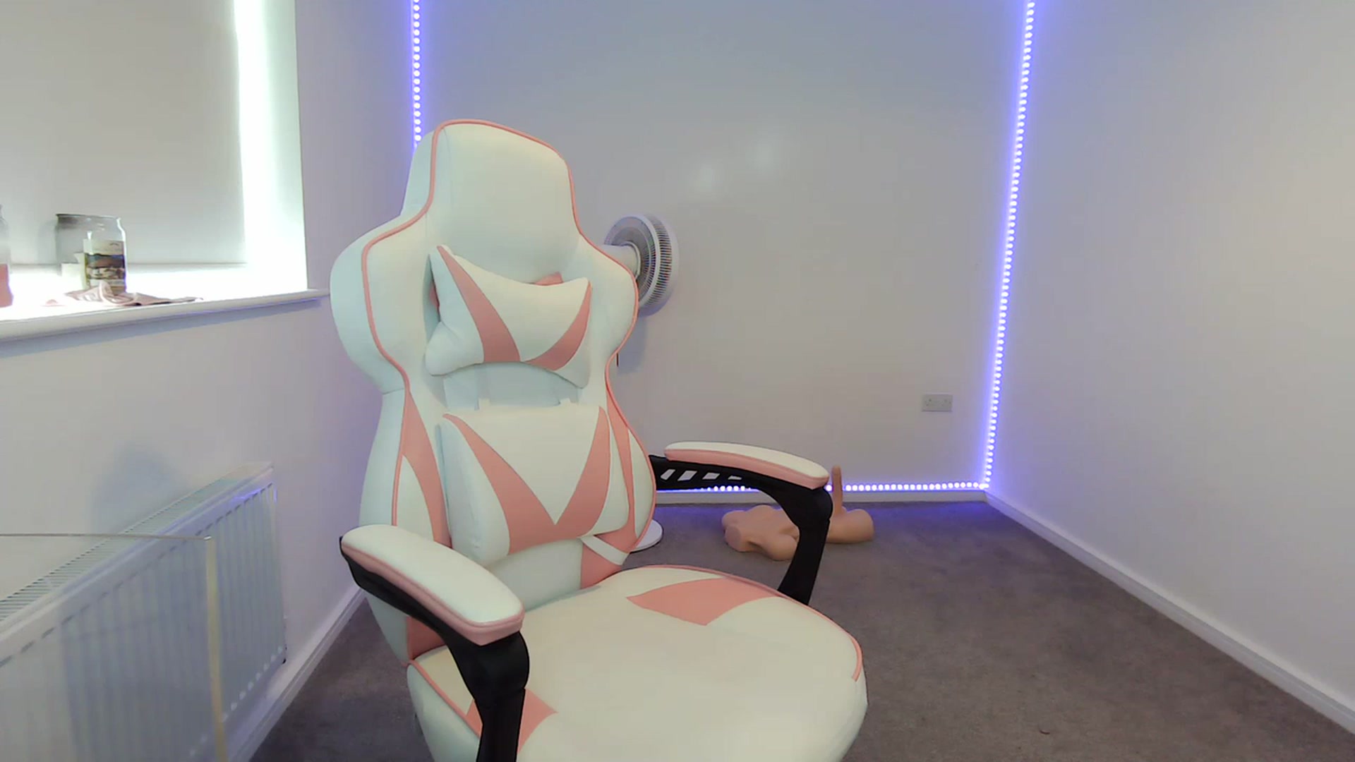 Gallery image thumbnail from ItsErikaJ's myfreecams stream on, 01/02/2023, 13:21 image 3 of 20