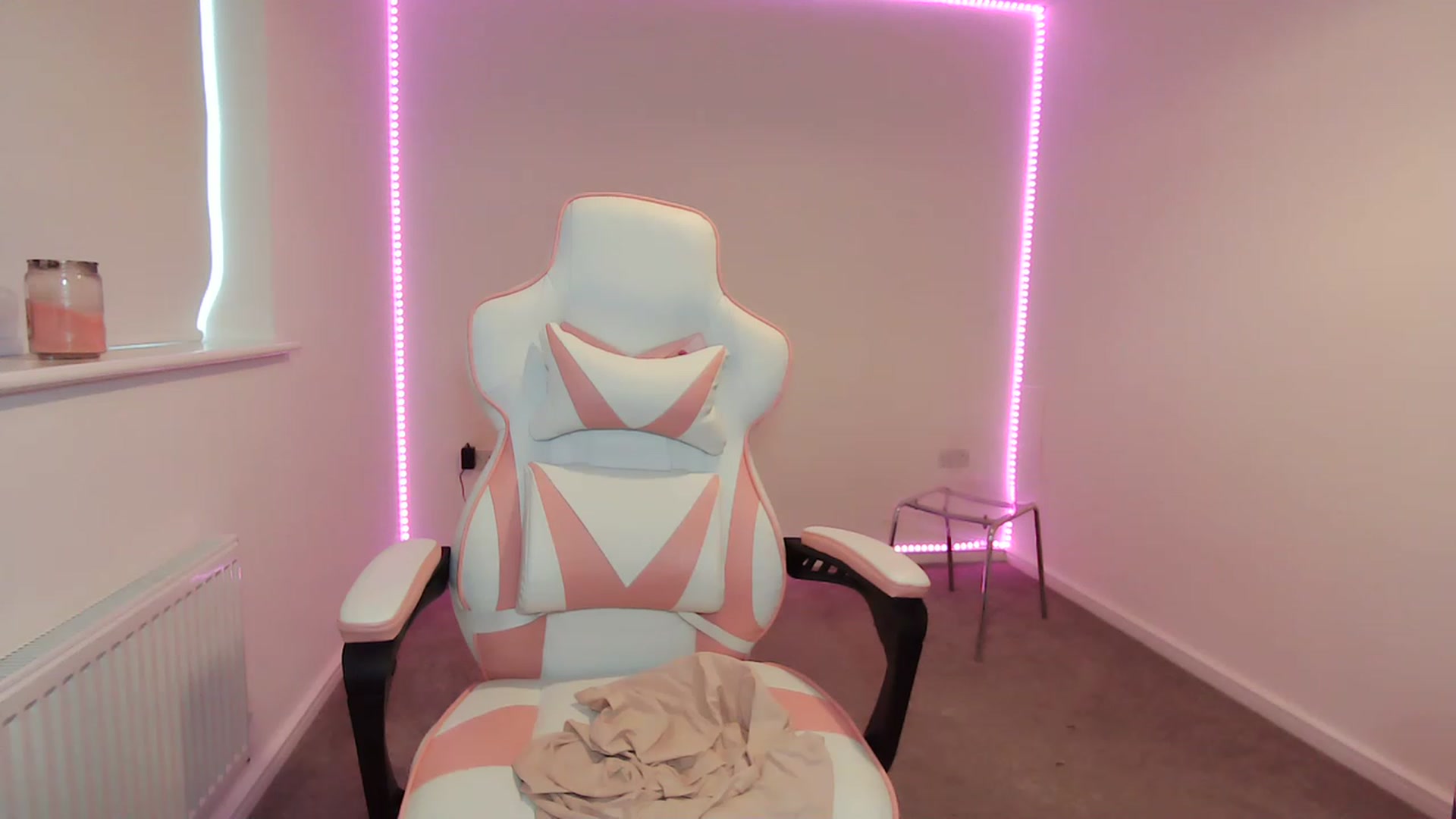 Gallery image thumbnail from ItsErikaJ's myfreecams stream on, 03/06/2023, 16:47 image 4 of 20