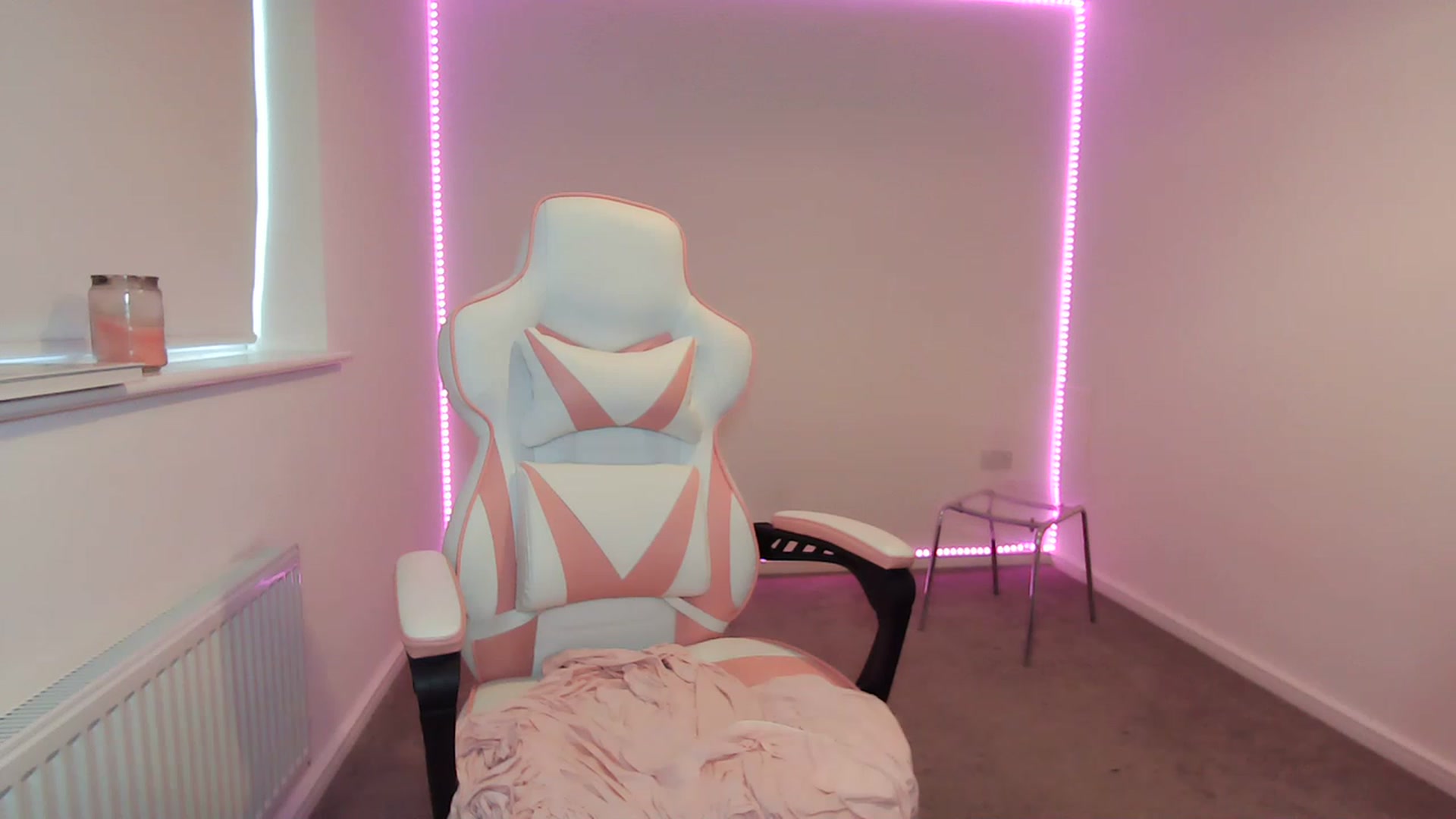 Gallery image thumbnail from ItsErikaJ's myfreecams stream on, 03/13/2023, 14:08 image 16 of 20