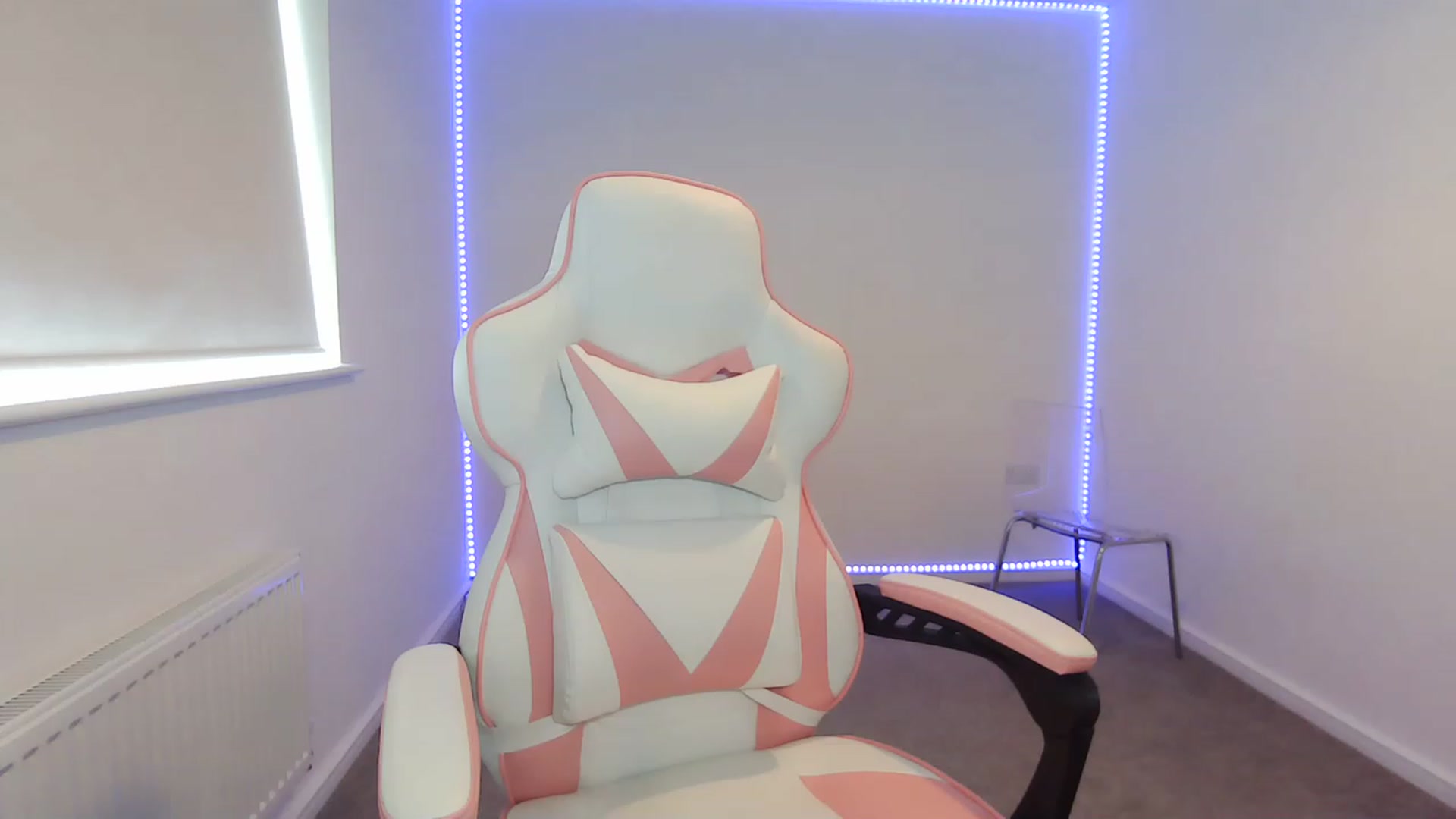 Gallery image thumbnail from ItsErikaJ's myfreecams stream on, 04/10/2023, 13:50 image 1 of 20