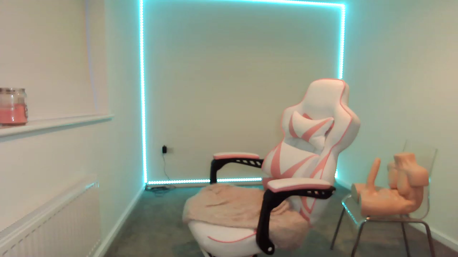 Gallery image thumbnail from ItsErikaJ's myfreecams stream on, 06/01/2023, 21:38 image 12 of 20