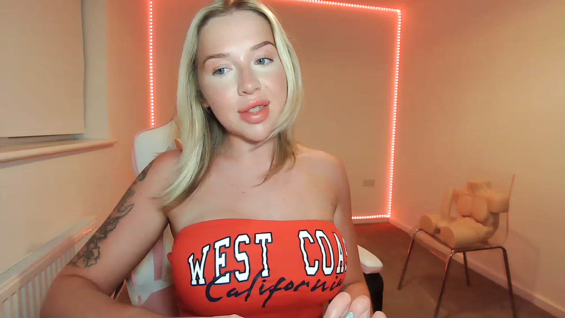 Gallery image thumbnail from ItsErikaJ's myfreecams stream on, 06/10/2023, 21:44 image 17 of 20