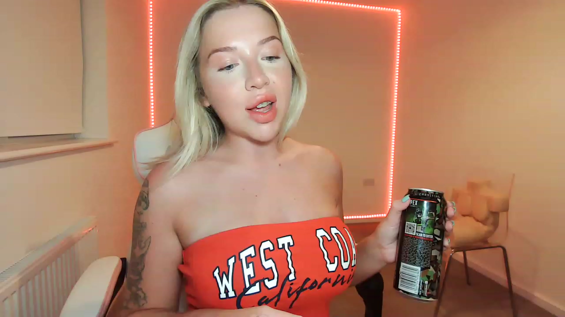 Gallery image thumbnail from ItsErikaJ's myfreecams stream on, 06/10/2023, 21:44 image 16 of 20
