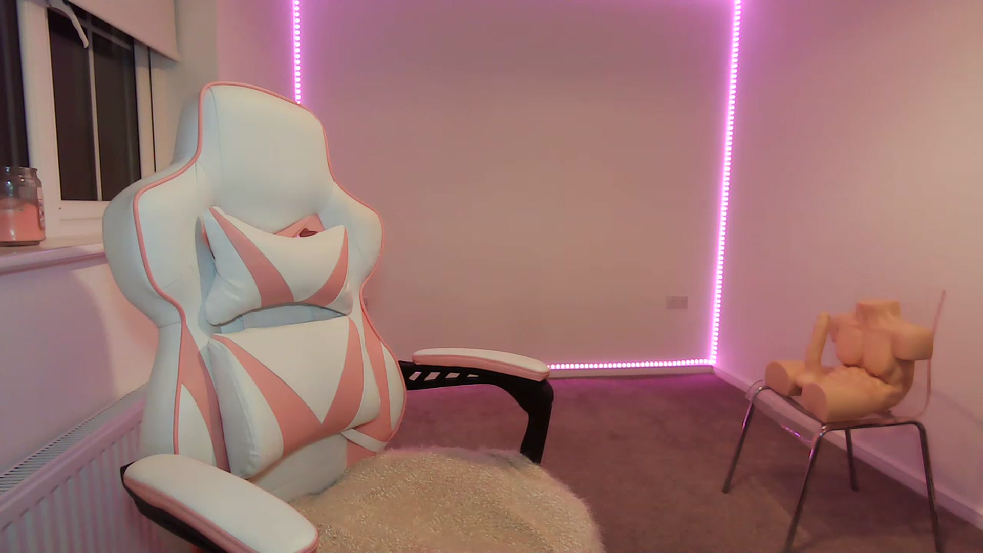 Gallery image thumbnail from ItsErikaJ's myfreecams stream on, 06/11/2023, 22:30 image 14 of 20