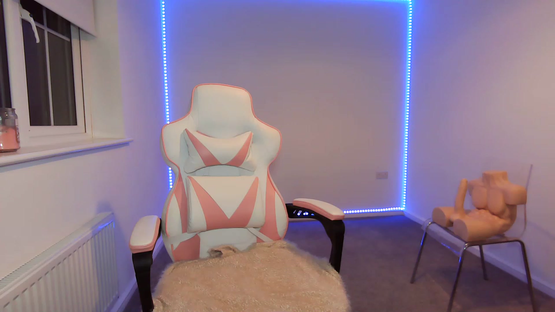 Gallery image thumbnail from ItsErikaJ's myfreecams stream on, 06/16/2023, 24:10 image 3 of 20