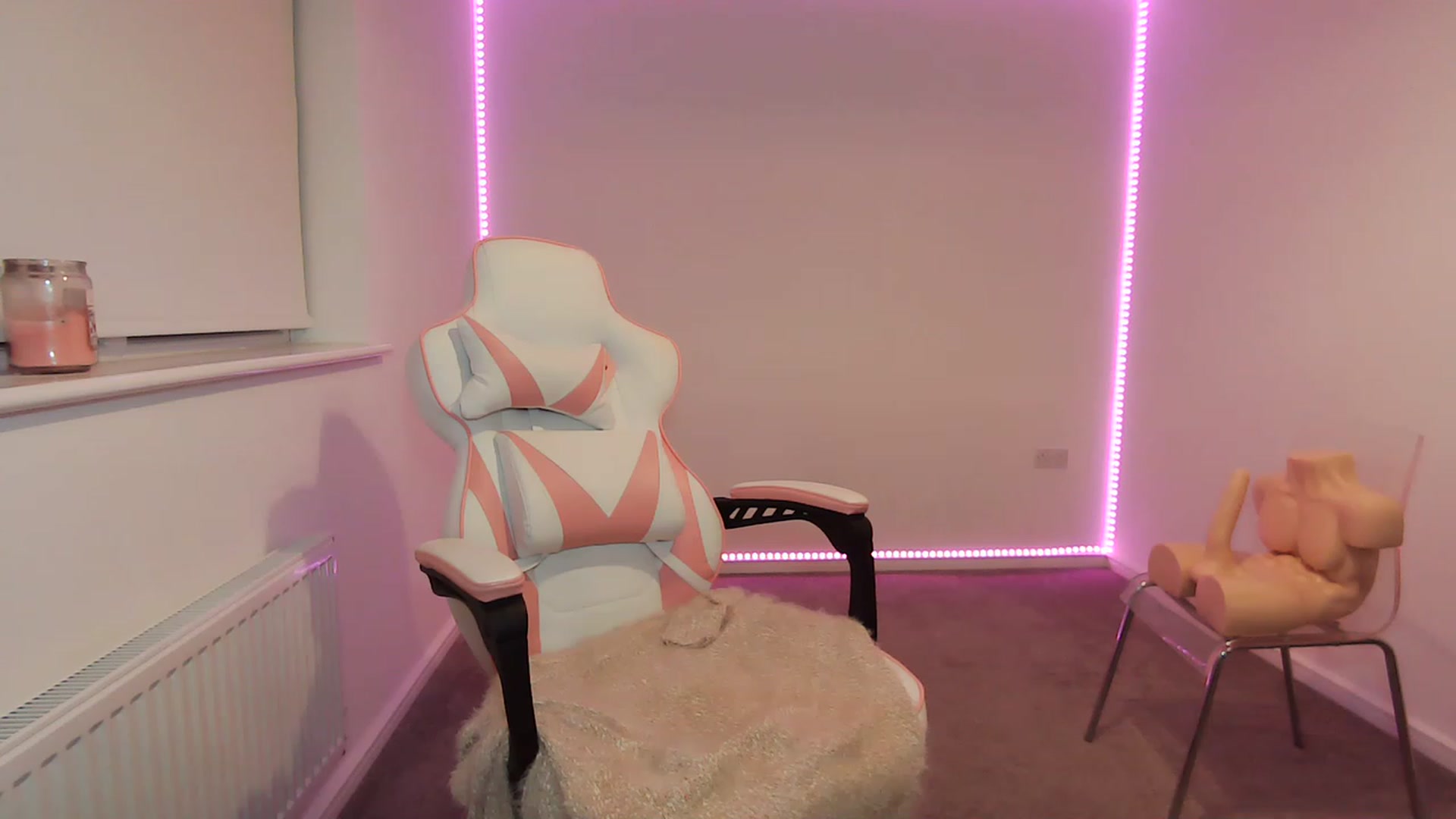 Gallery image thumbnail from ItsErikaJ's myfreecams stream on, 06/18/2023, 22:43 image 14 of 20