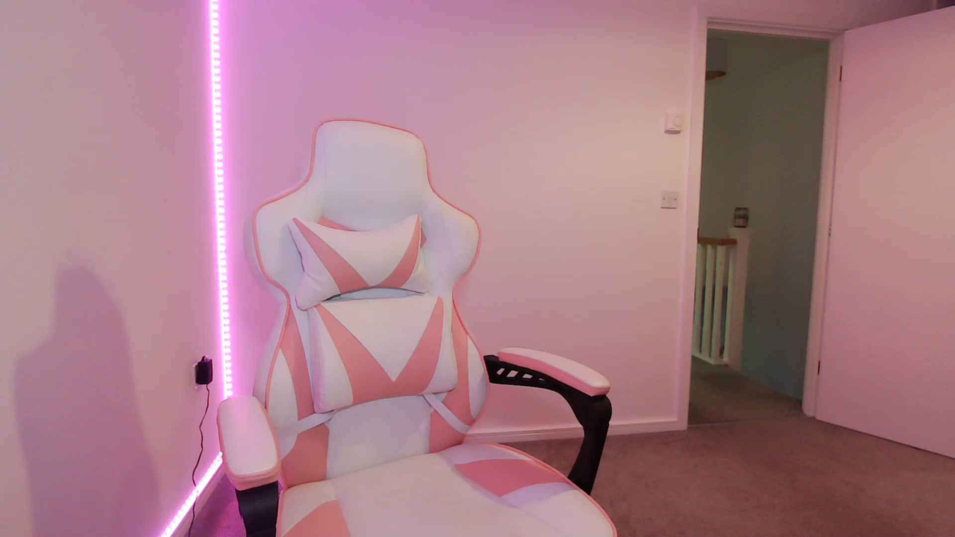 Gallery image thumbnail from ItsErikaJ's myfreecams stream on, 07/11/2023, 22:40 image 16 of 20