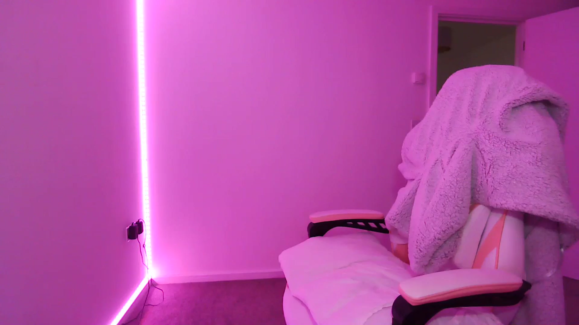 Gallery image thumbnail from ItsErikaJ's myfreecams stream on, 01/12/2024, 23:36 image 5 of 20