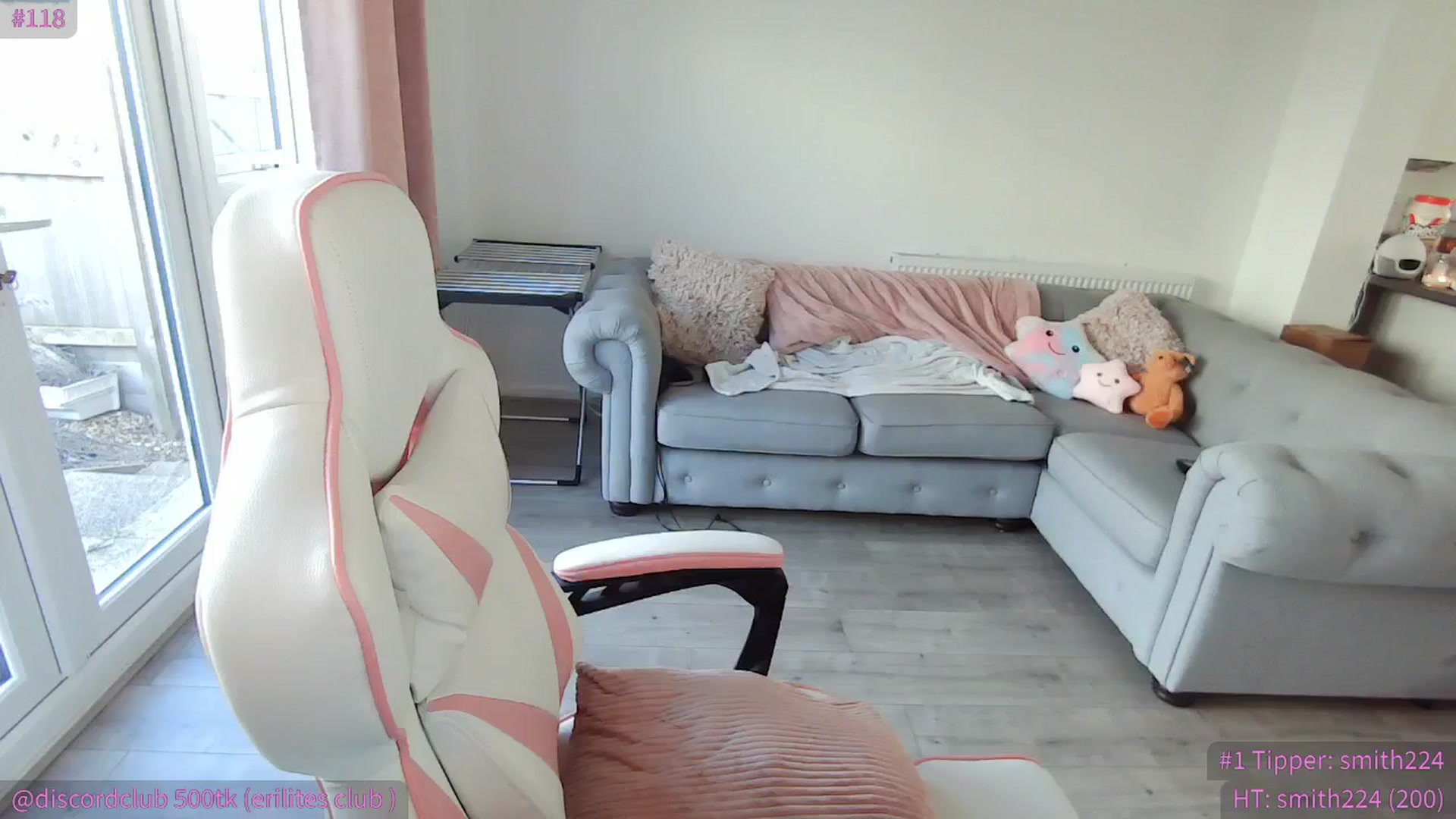 Gallery image thumbnail from ItsErikaJ's myfreecams stream on, 05/19/2024, 06:34 image 18 of 20