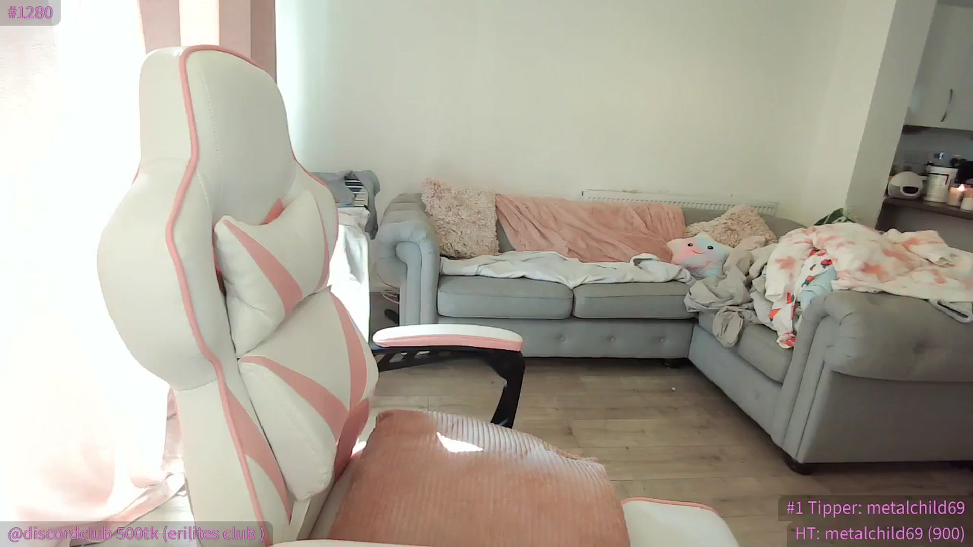 Gallery image thumbnail from ItsErikaJ's myfreecams stream on, 06/05/2024, 17:15 image 8 of 20