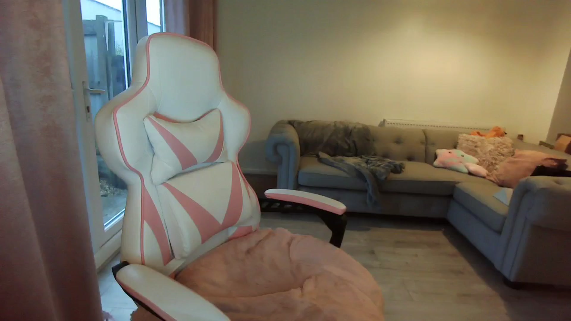 Gallery image thumbnail from ItsErikaJ's myfreecams stream on, 12/07/2024, 15:55 image 2 of 20