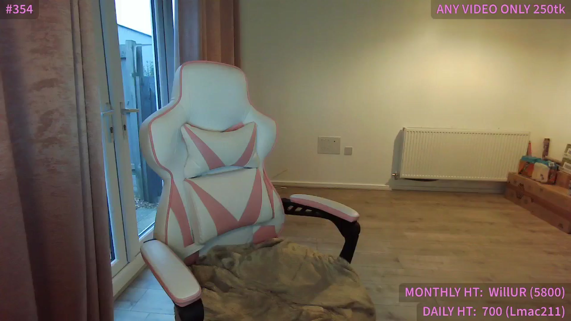 Gallery image thumbnail from ItsErikaJ's myfreecams stream on, 02/13/2025, 18:03 image 12 of 20