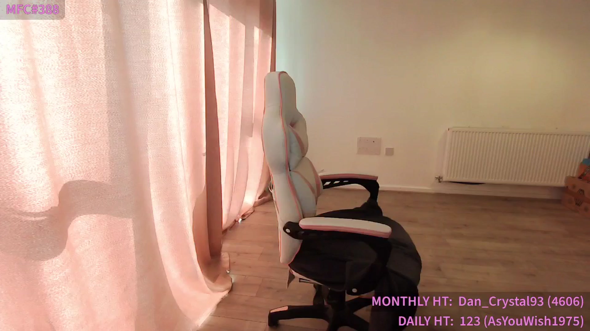 Gallery image thumbnail from ItsErikaJ's myfreecams stream on, 03/20/2025, 13:38 image 17 of 20