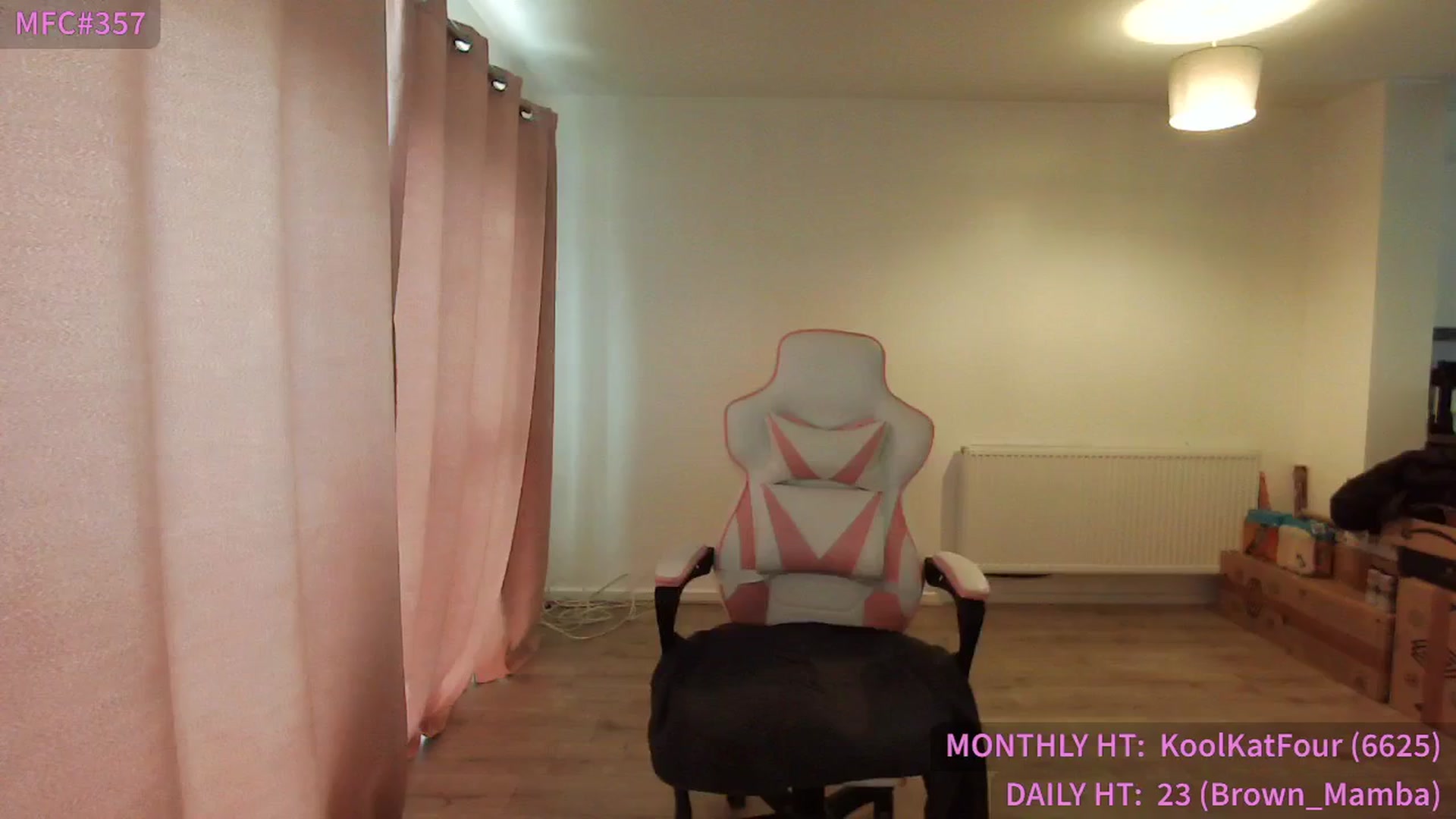 Gallery image thumbnail from ItsErikaJ's myfreecams stream on, 03/25/2025, 14:45 image 14 of 20