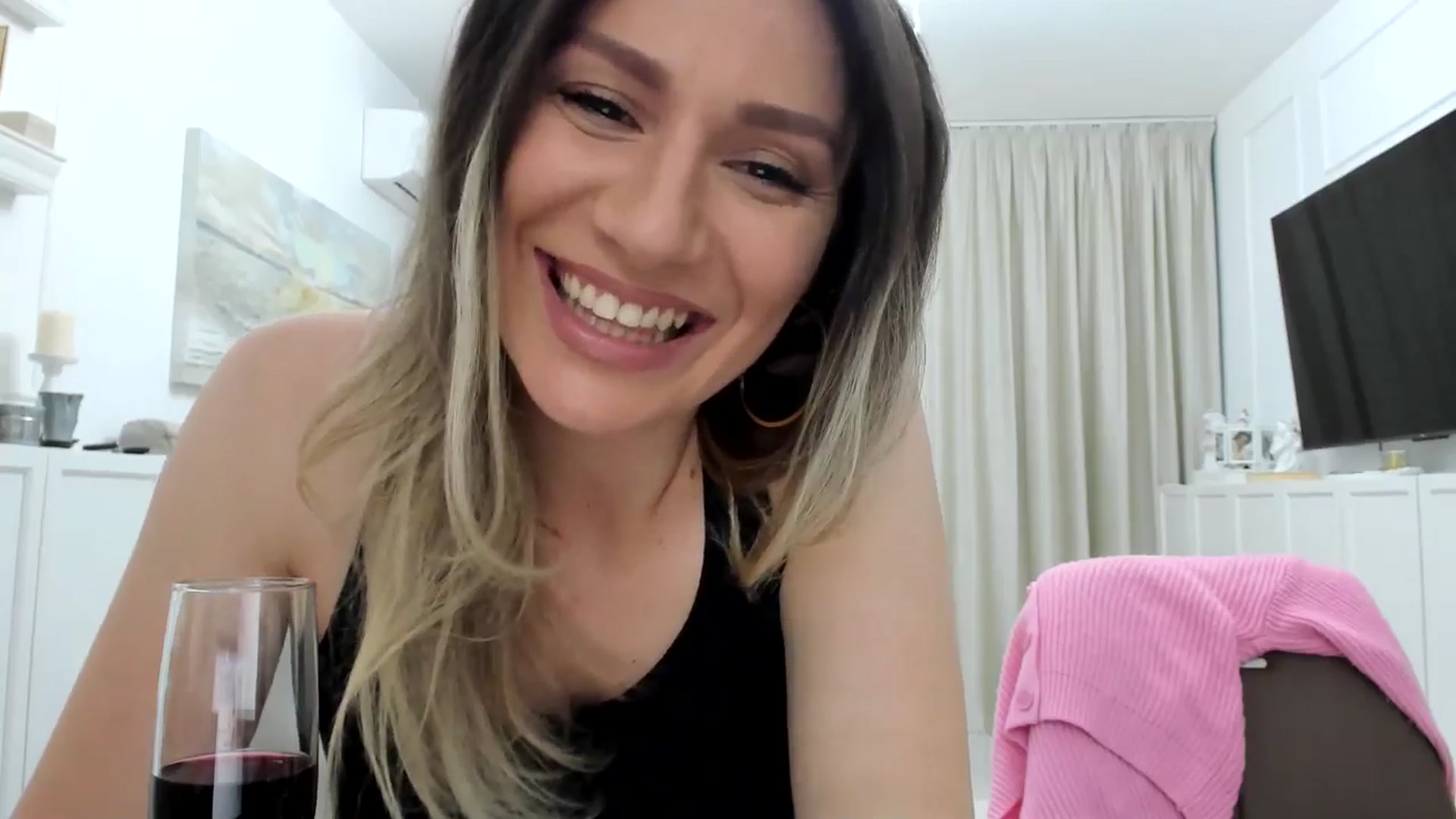 Gallery image thumbnail from ItsEvie's myfreecams stream on, 01/25/2025, 23:25 image 18 of 20