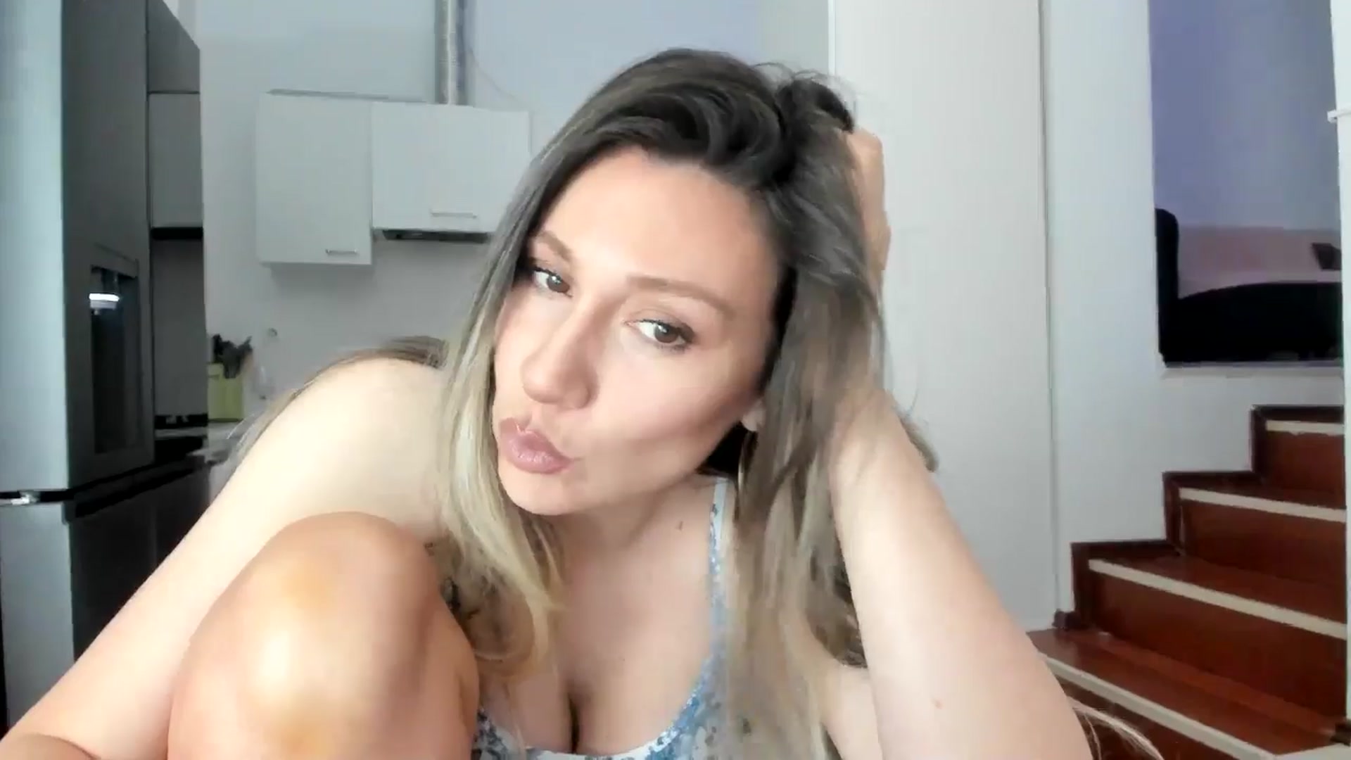 Gallery image thumbnail from ItsEvie's myfreecams stream on, 01/27/2025, 24:02 image 3 of 20