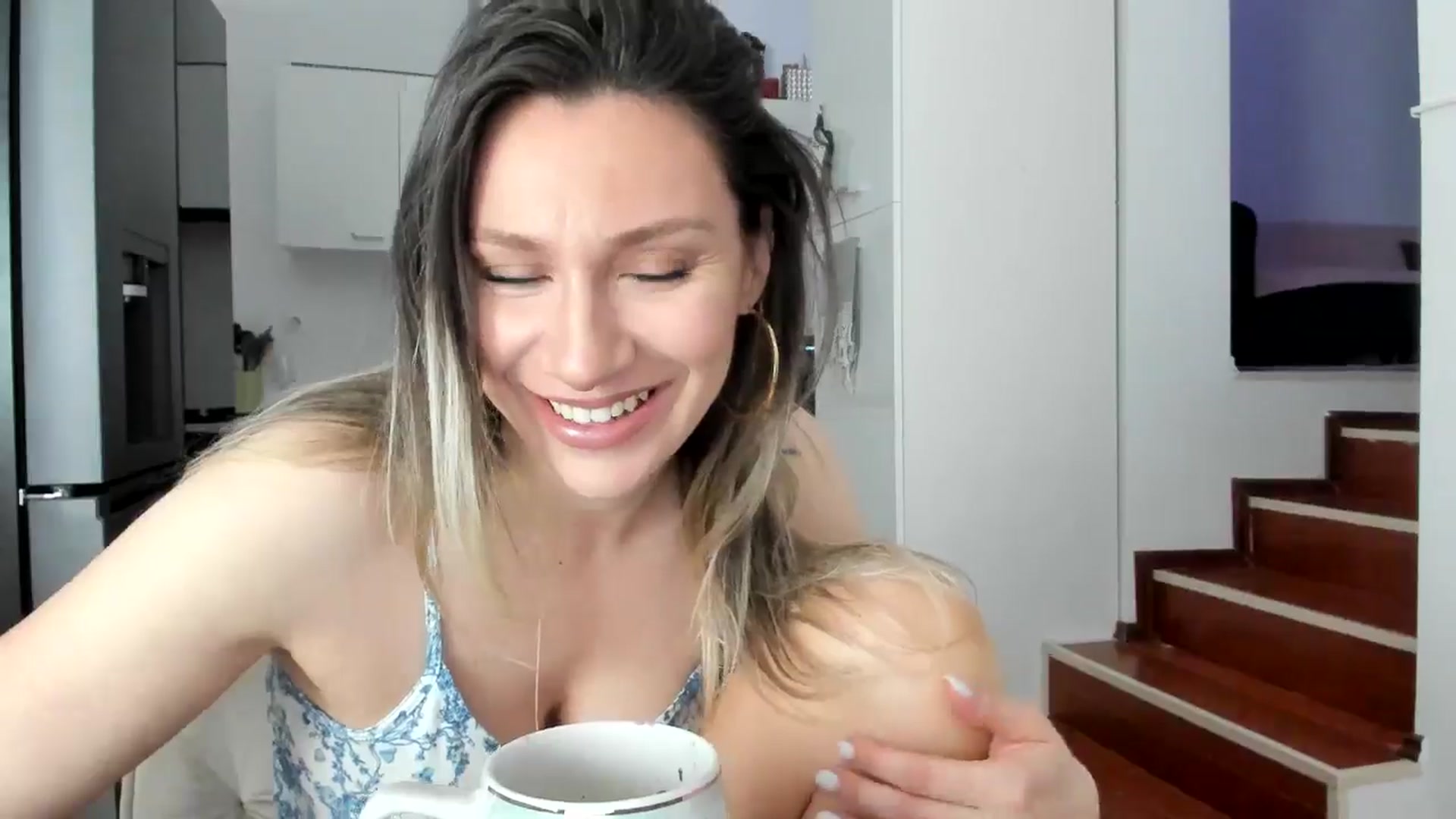 Gallery image thumbnail from ItsEvie's myfreecams stream on, 01/27/2025, 24:02 image 13 of 20