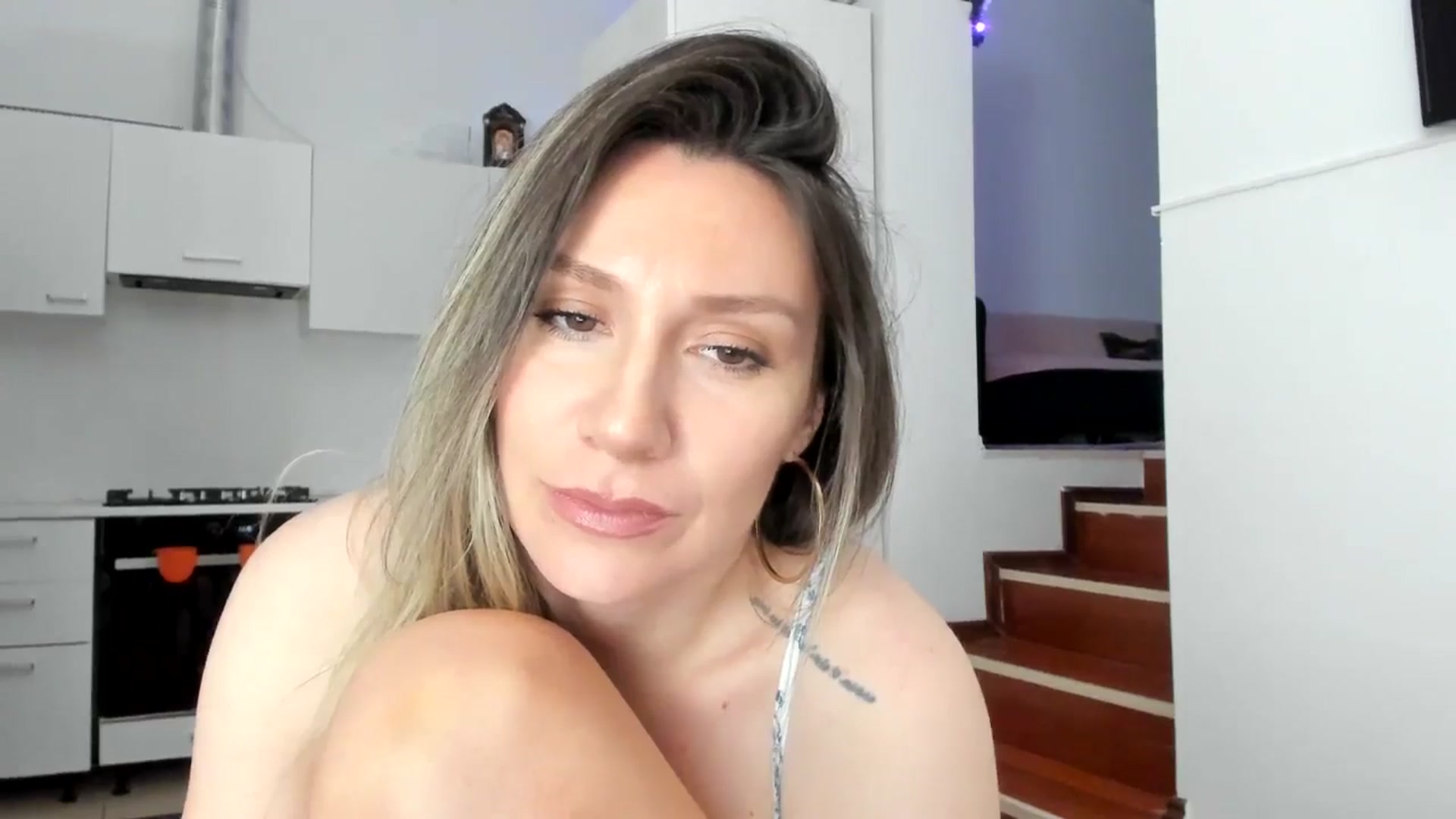 Gallery image thumbnail from ItsEvie's myfreecams stream on, 01/27/2025, 24:38 image 9 of 20