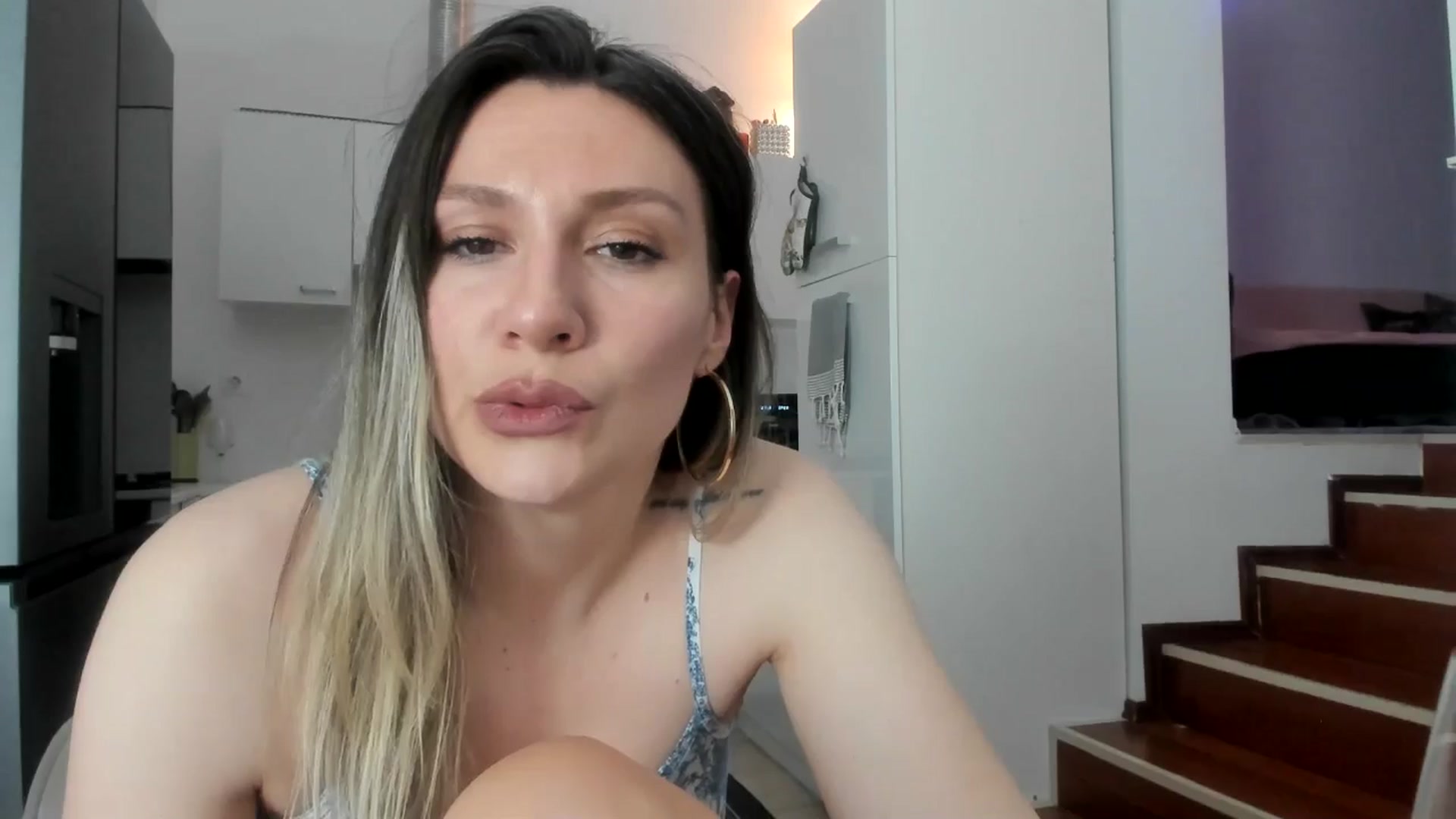 Gallery image thumbnail from ItsEvie's myfreecams stream on, 01/27/2025, 03:49 image 11 of 20