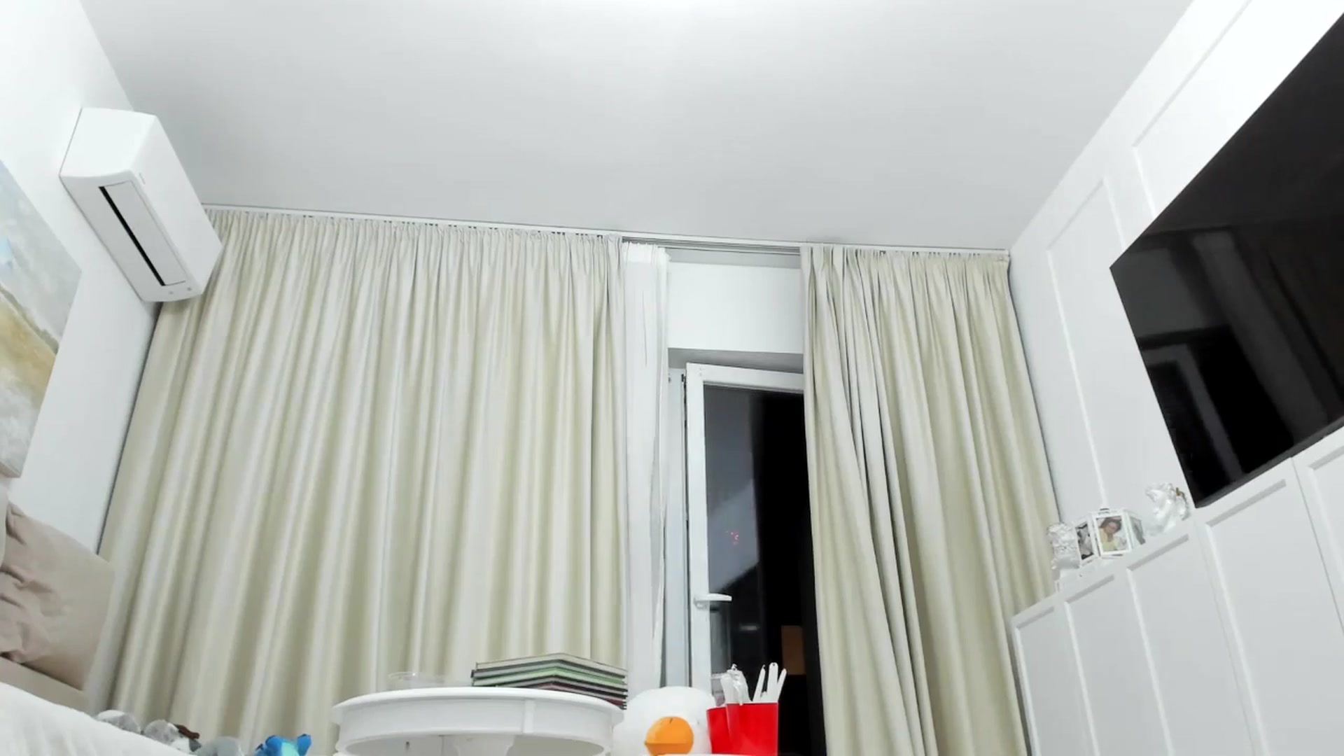 Gallery image thumbnail from ItsEvie's myfreecams stream on, 02/01/2025, 01:16 image 19 of 20