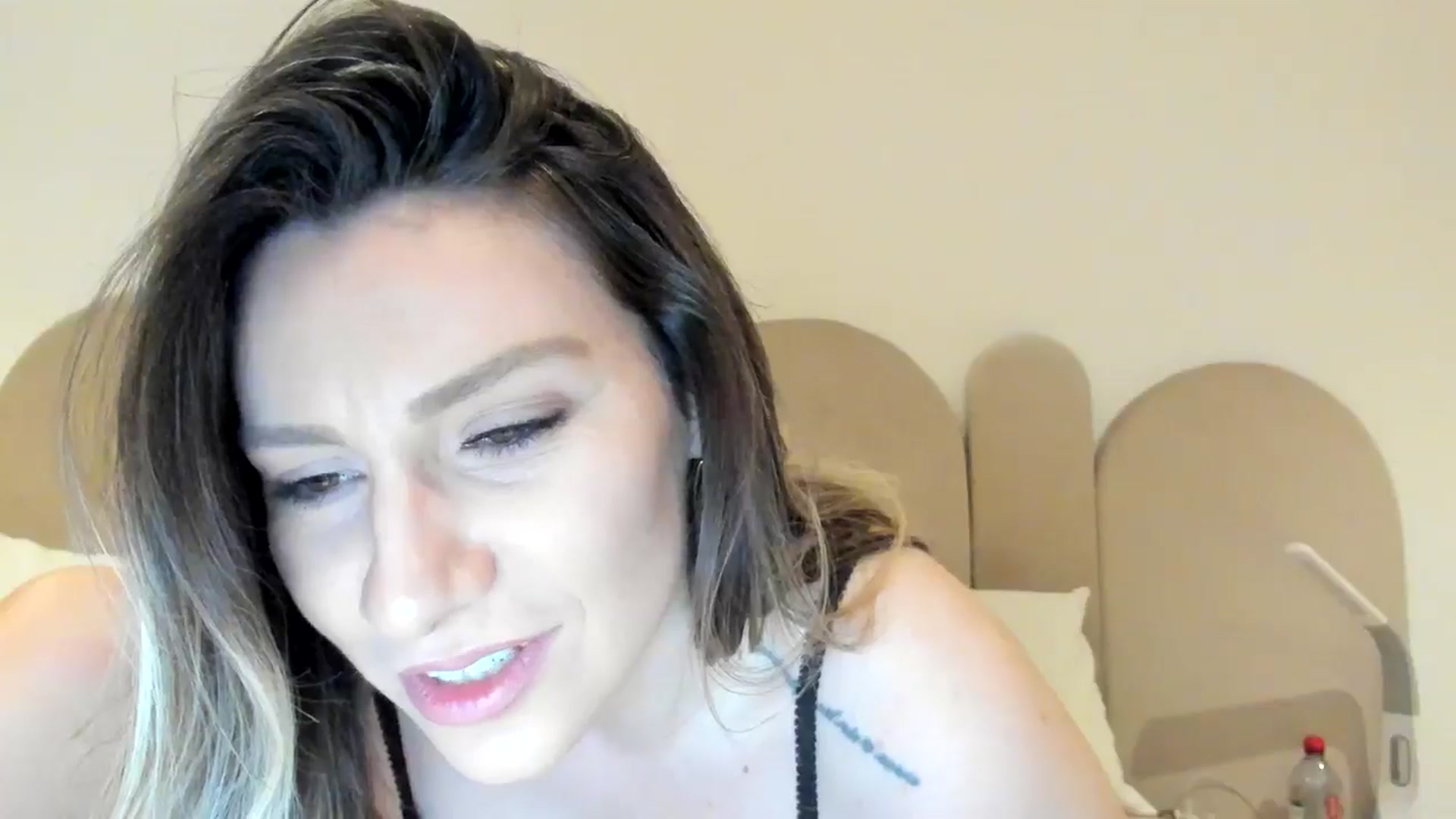 Gallery image thumbnail from ItsEvie's myfreecams stream on, 02/02/2025, 24:21 image 8 of 20
