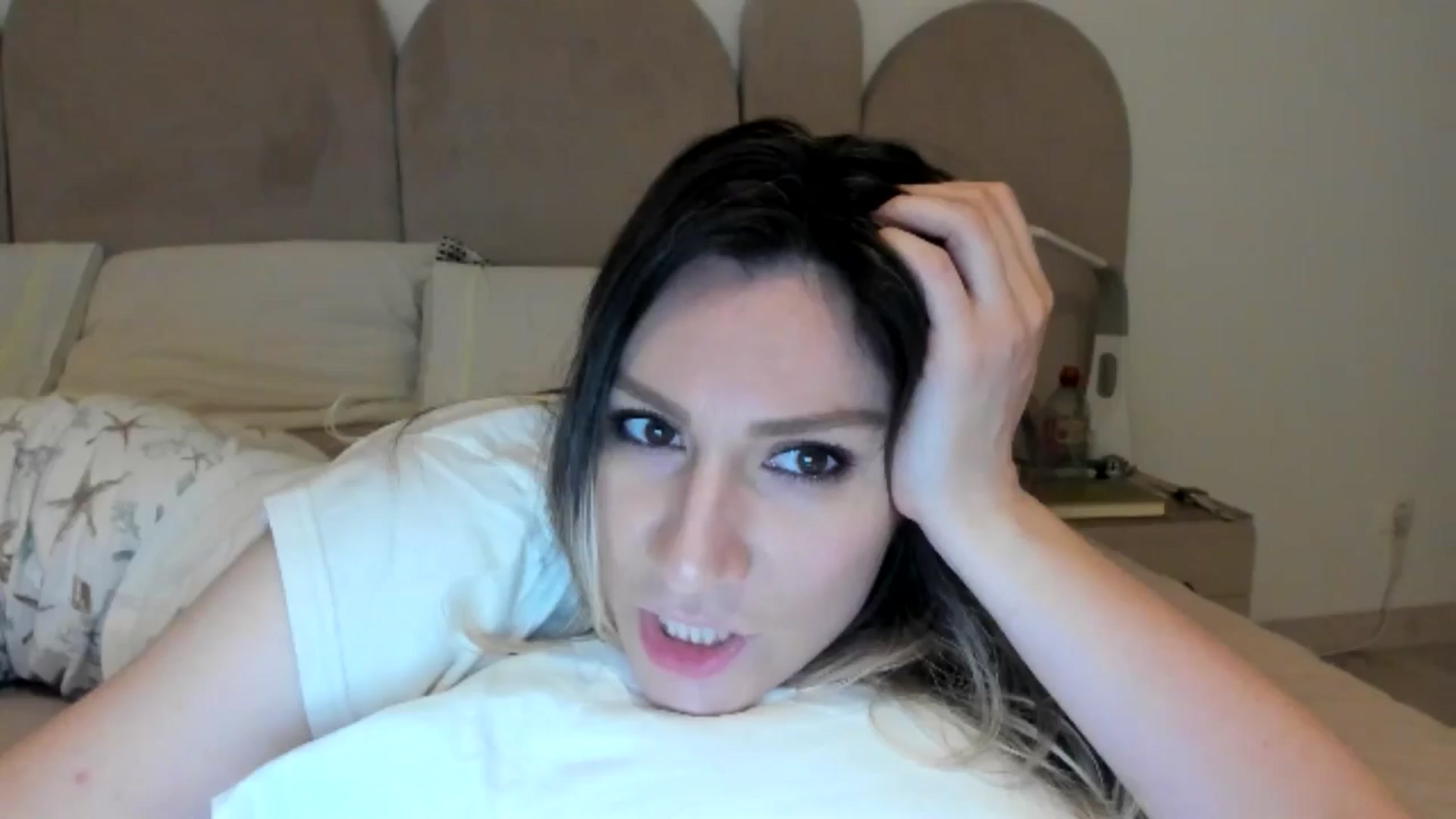 Gallery image thumbnail from ItsEvie's myfreecams stream on, 02/02/2025, 01:19 image 1 of 20