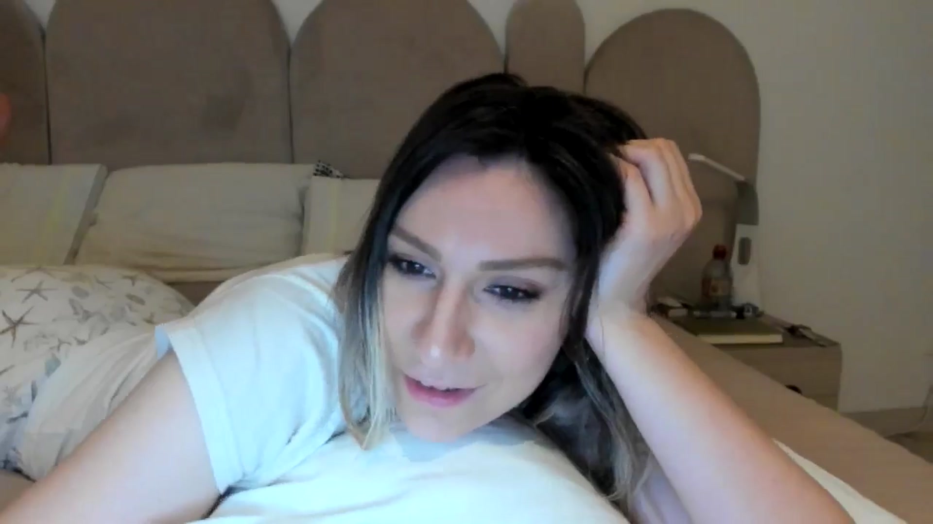 Gallery image thumbnail from ItsEvie's myfreecams stream on, 02/02/2025, 01:19 image 13 of 20