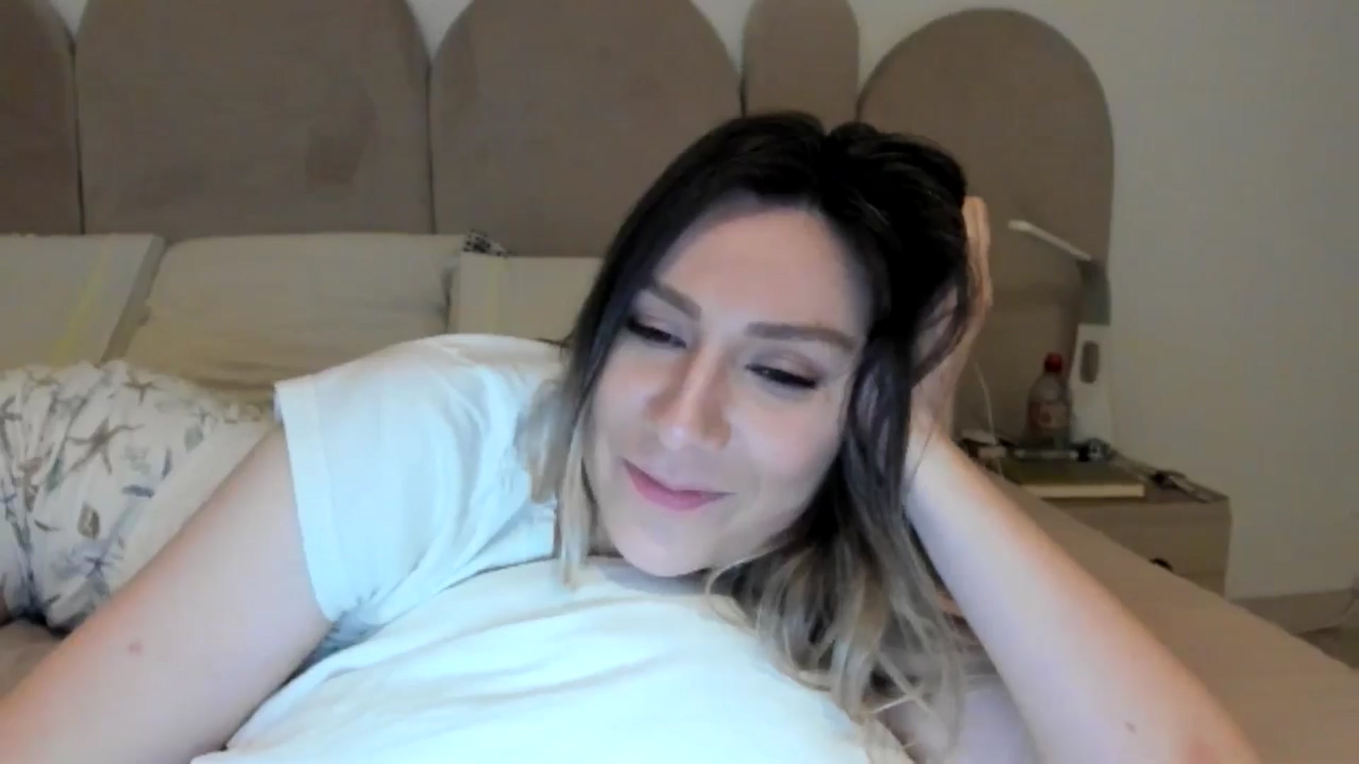 Gallery image thumbnail from ItsEvie's myfreecams stream on, 02/02/2025, 01:19 image 19 of 20