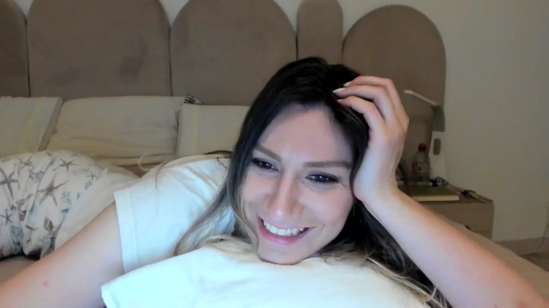 Gallery image thumbnail from ItsEvie's myfreecams stream on, 02/02/2025, 01:19 image 3 of 20