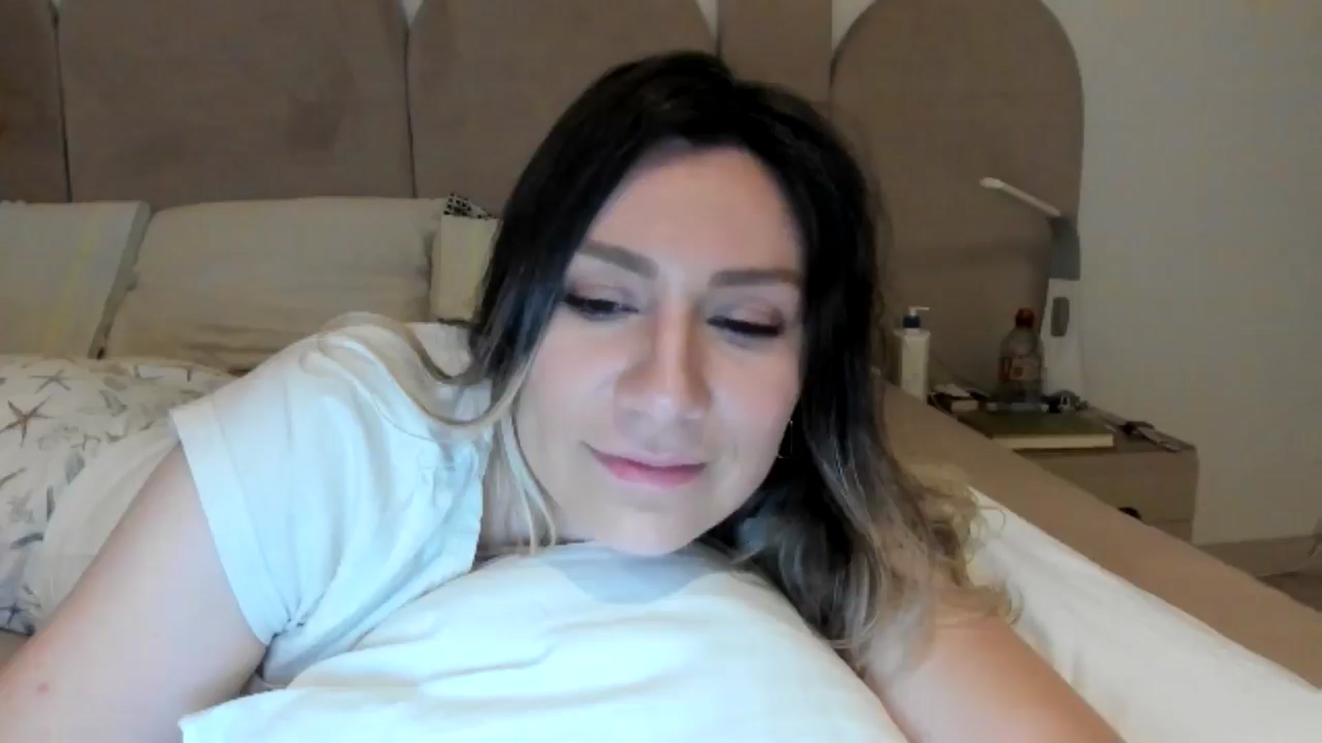 Gallery image thumbnail from ItsEvie's myfreecams stream on, 02/02/2025, 01:19 image 14 of 20