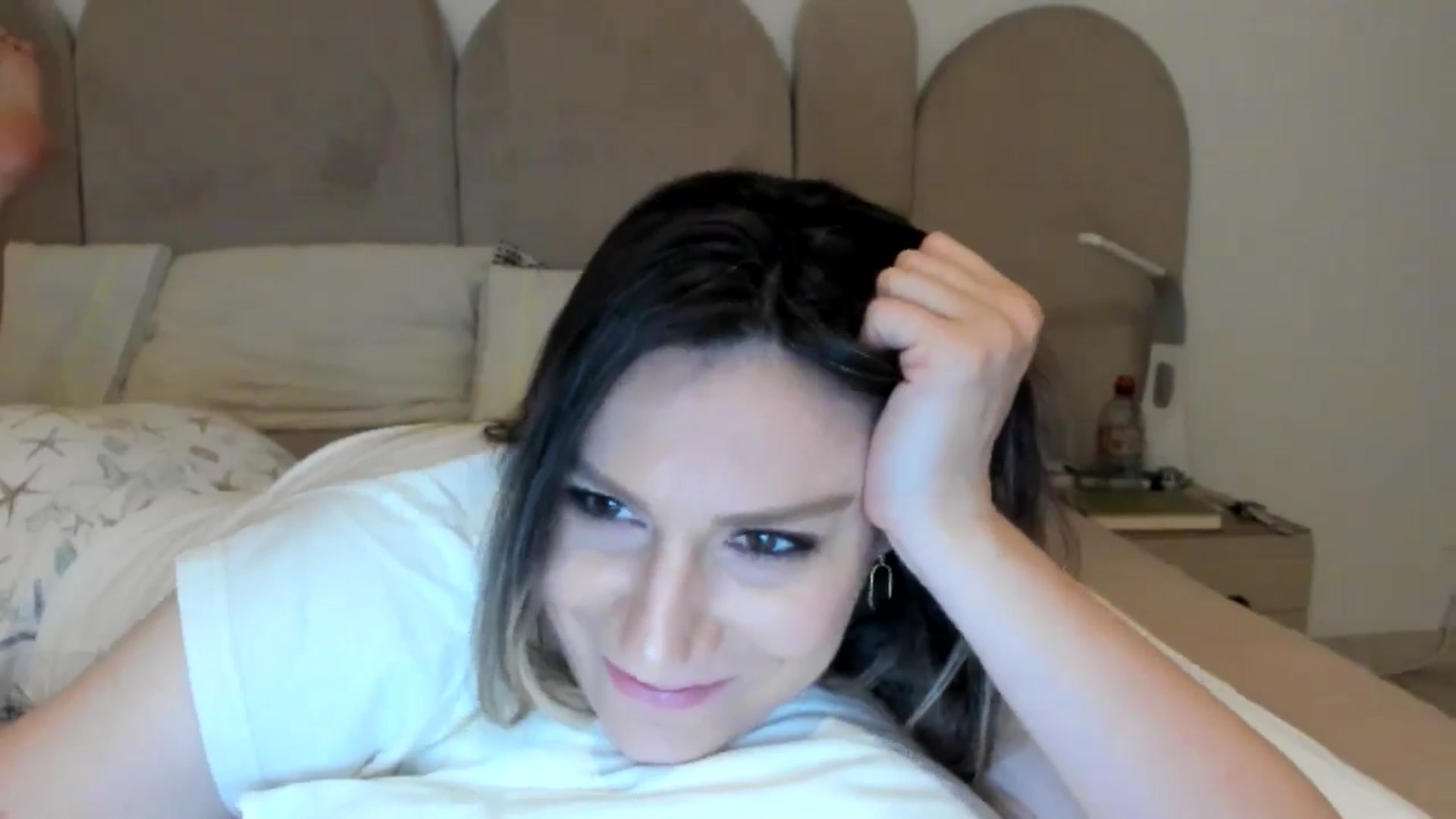 Gallery image thumbnail from ItsEvie's myfreecams stream on, 02/02/2025, 01:19 image 18 of 20