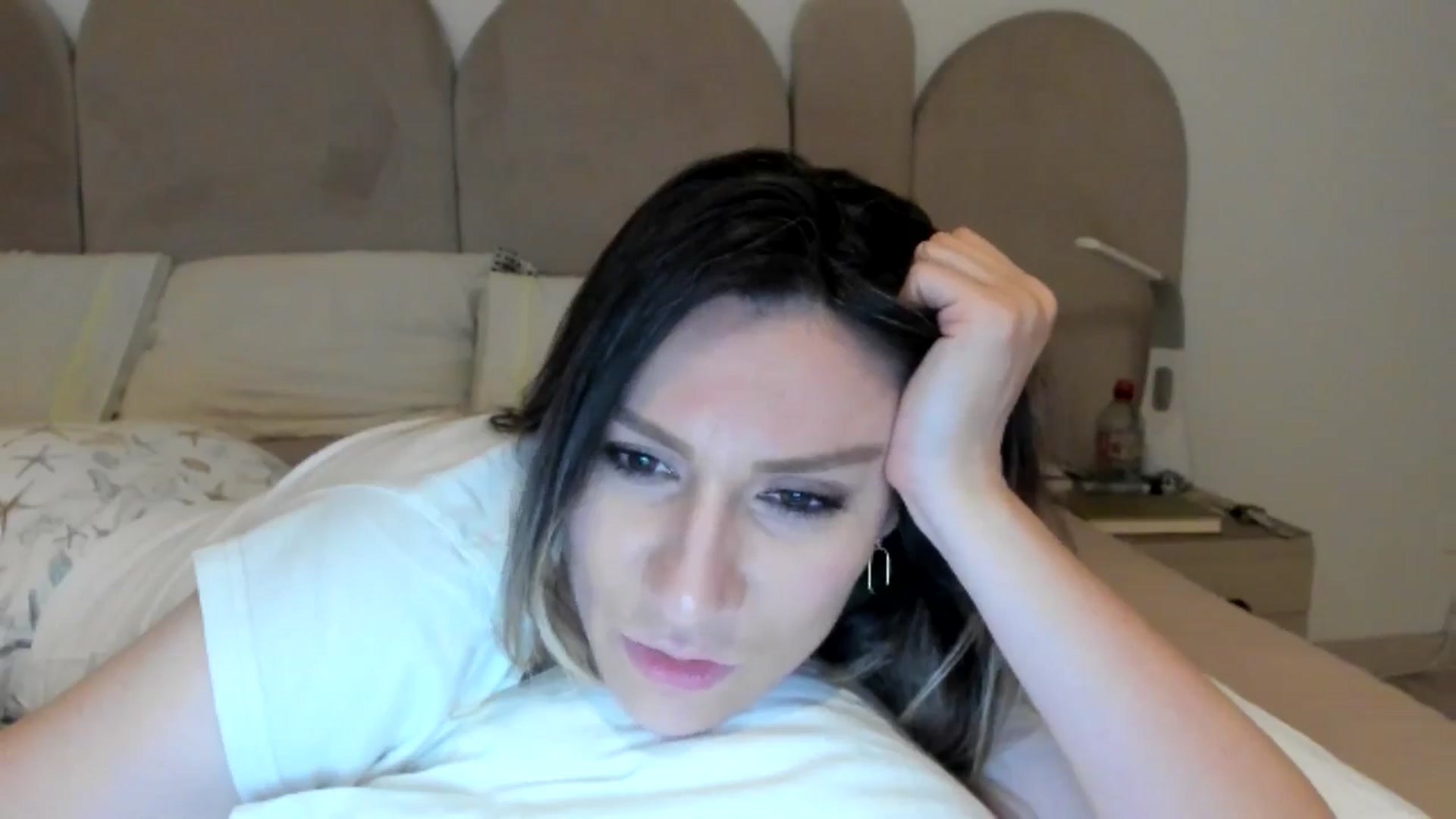 Gallery image thumbnail from ItsEvie's myfreecams stream on, 02/02/2025, 01:19 image 17 of 20