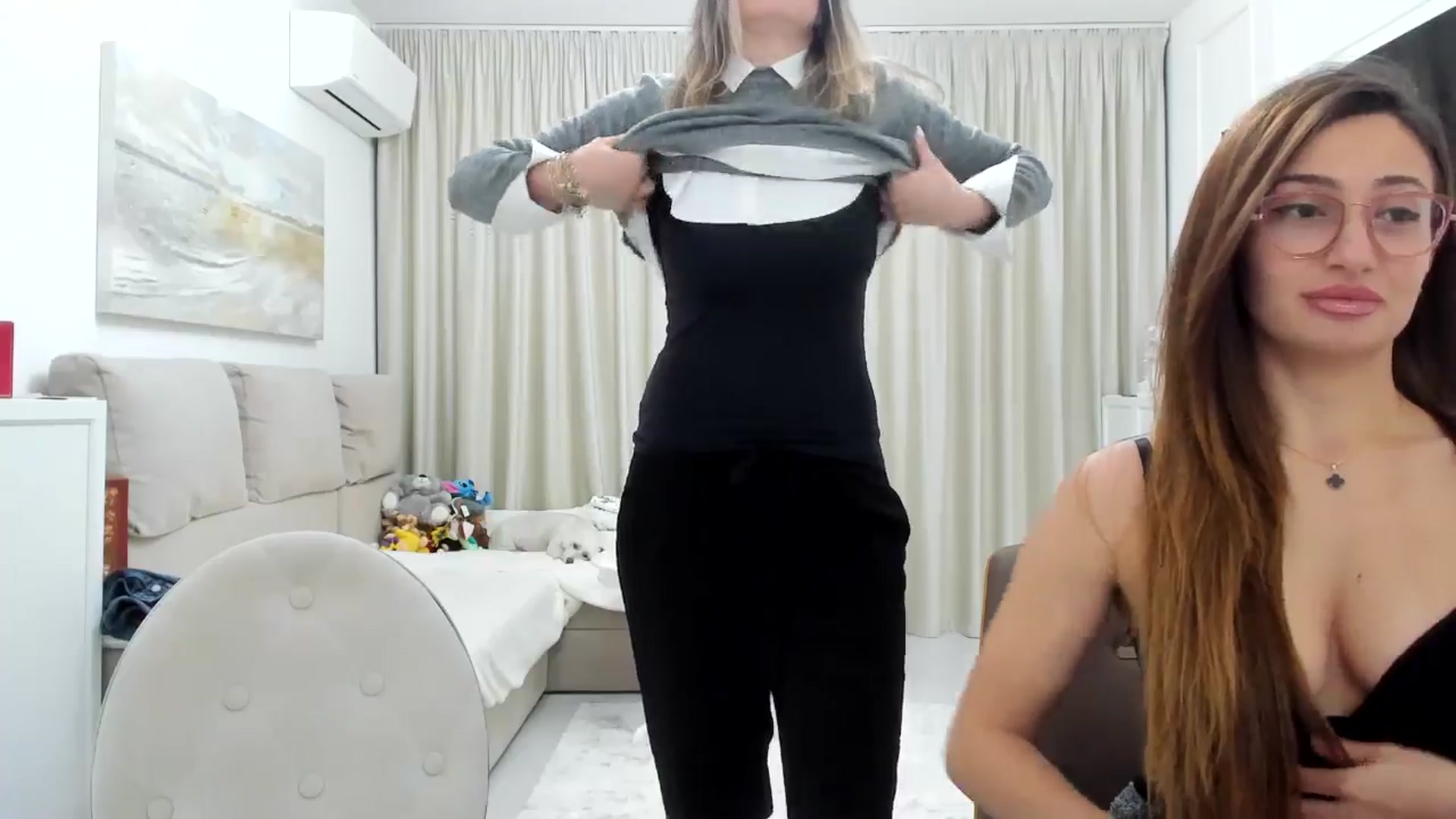 Gallery image thumbnail from ItsEvie's myfreecams stream on, 02/04/2025, 22:37 image 13 of 20