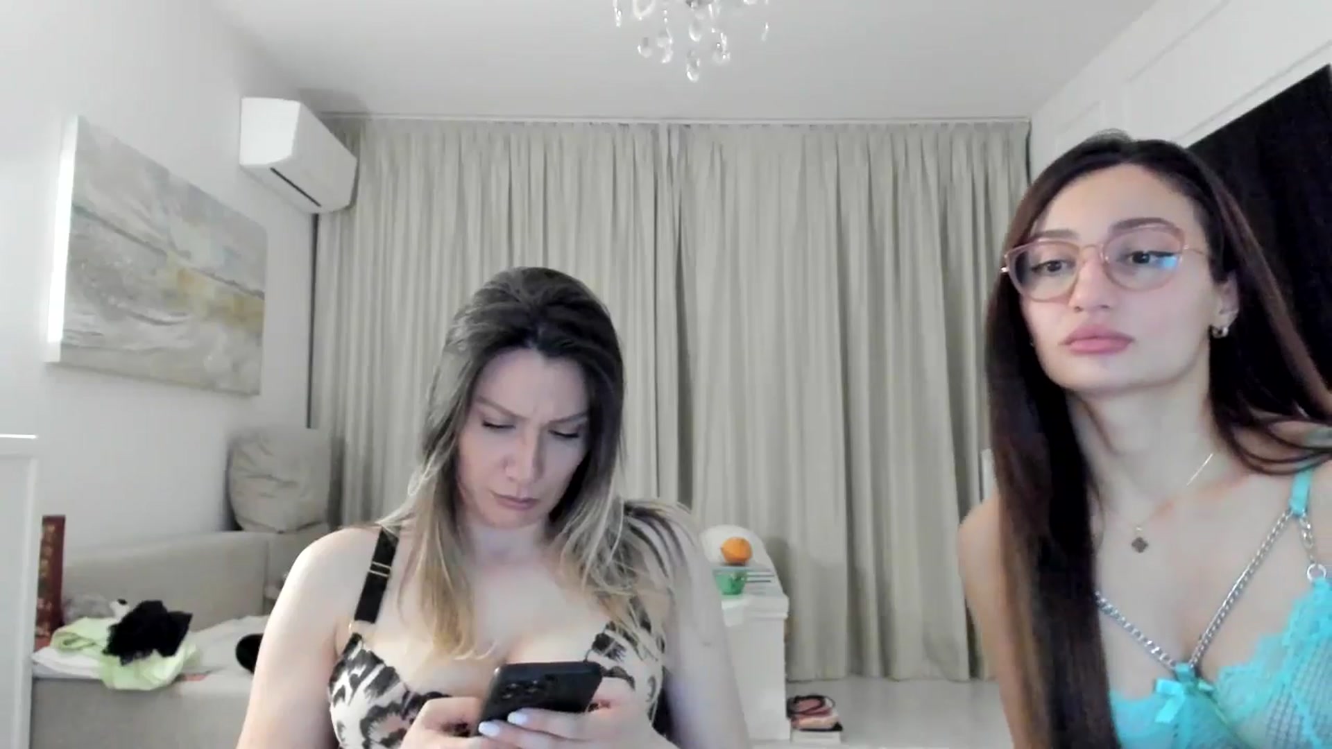 Gallery image thumbnail from ItsEvie's myfreecams stream on, 02/07/2025, 23:43 image 13 of 20