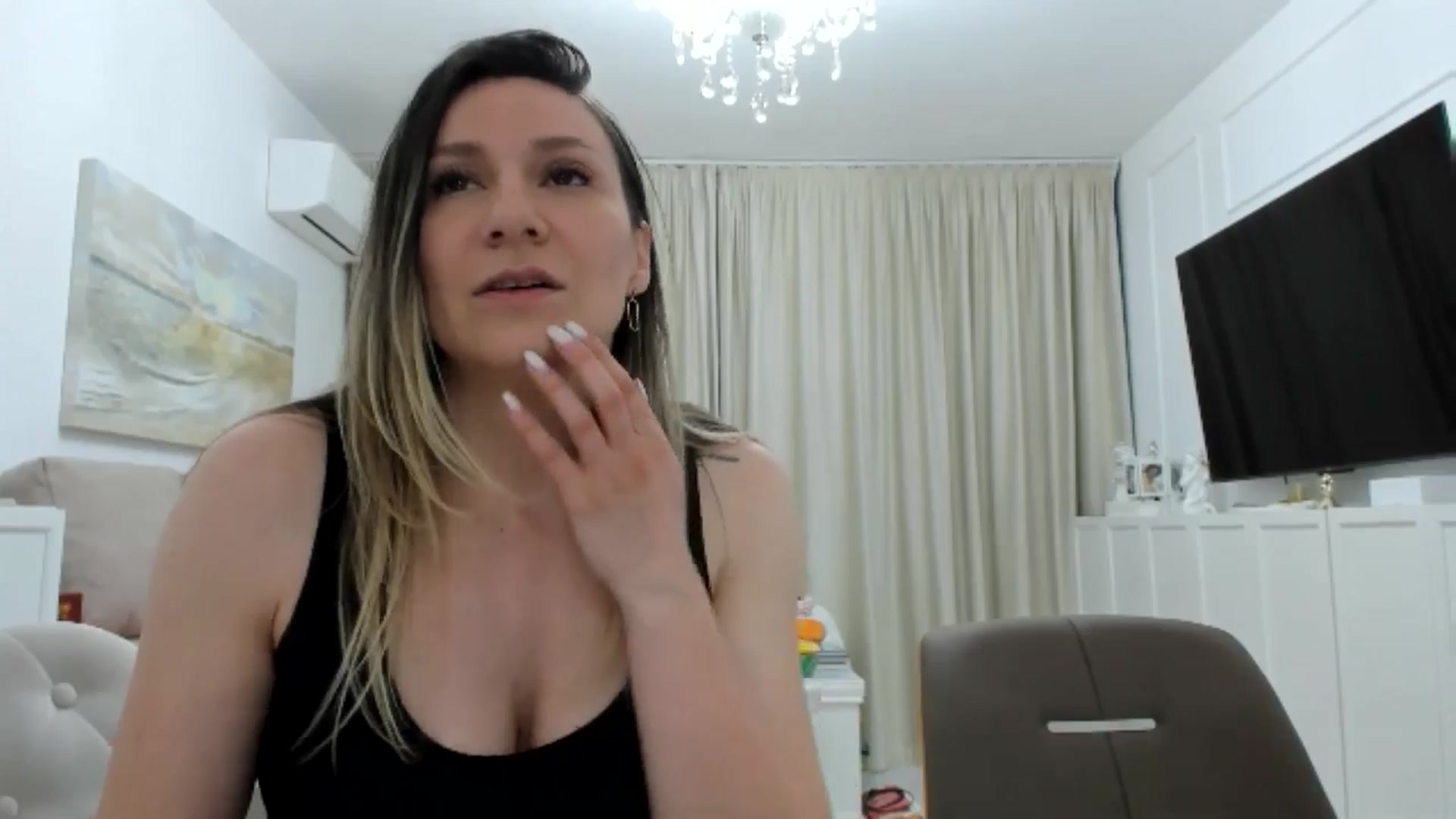 Gallery image thumbnail from ItsEvie's myfreecams stream on, 02/08/2025, 20:18 image 16 of 20