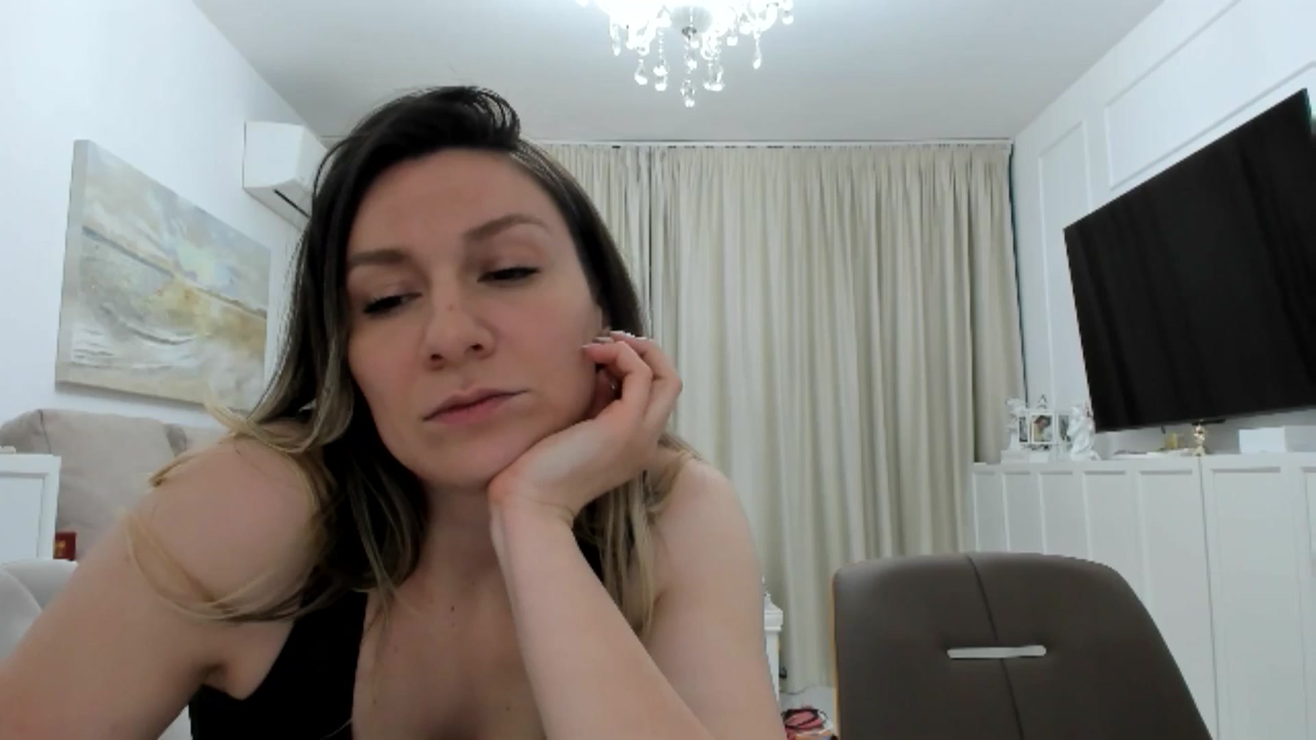 Gallery image thumbnail from ItsEvie's myfreecams stream on, 02/08/2025, 20:18 image 19 of 20