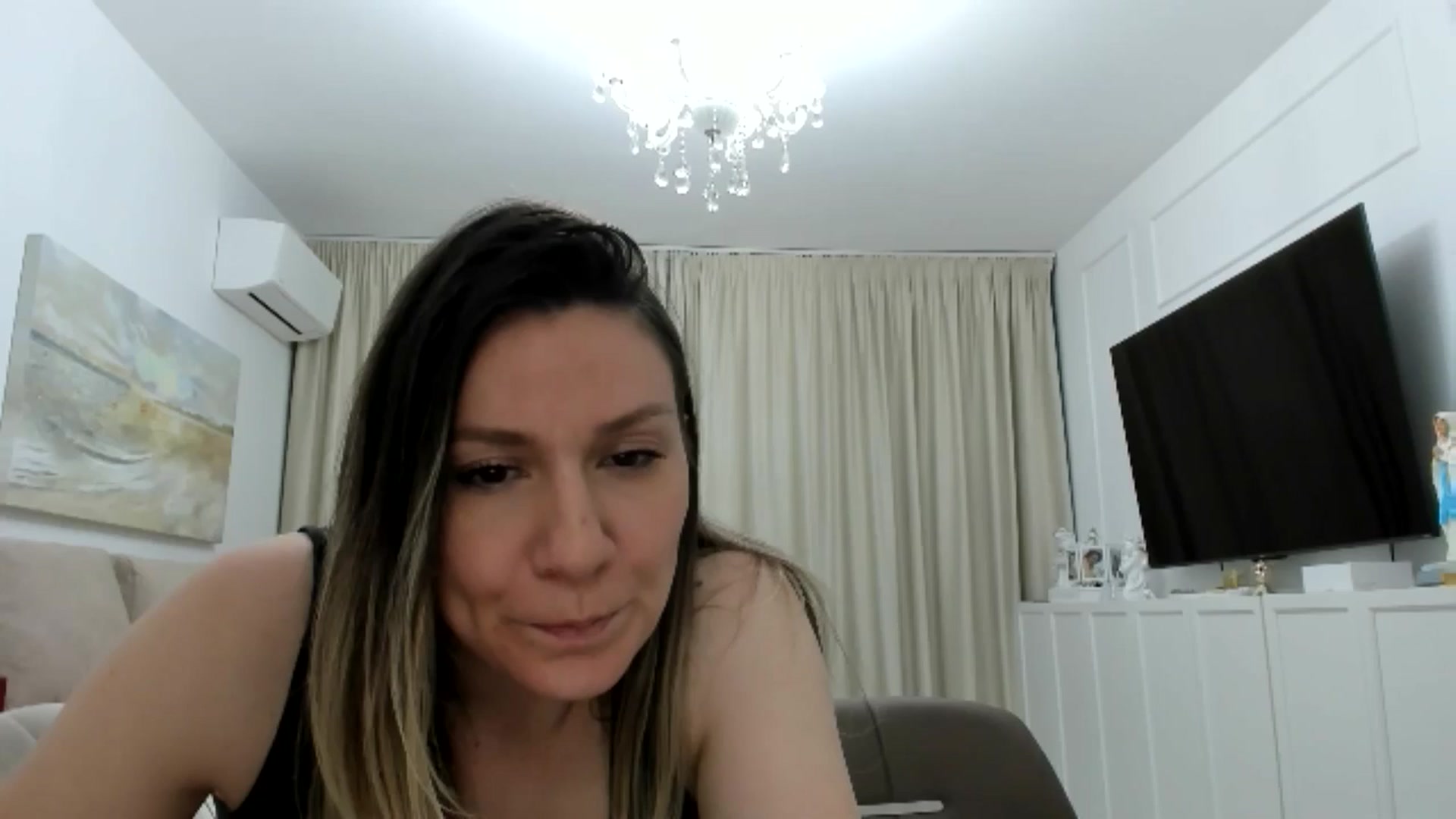 Gallery image thumbnail from ItsEvie's myfreecams stream on, 02/08/2025, 20:18 image 2 of 20